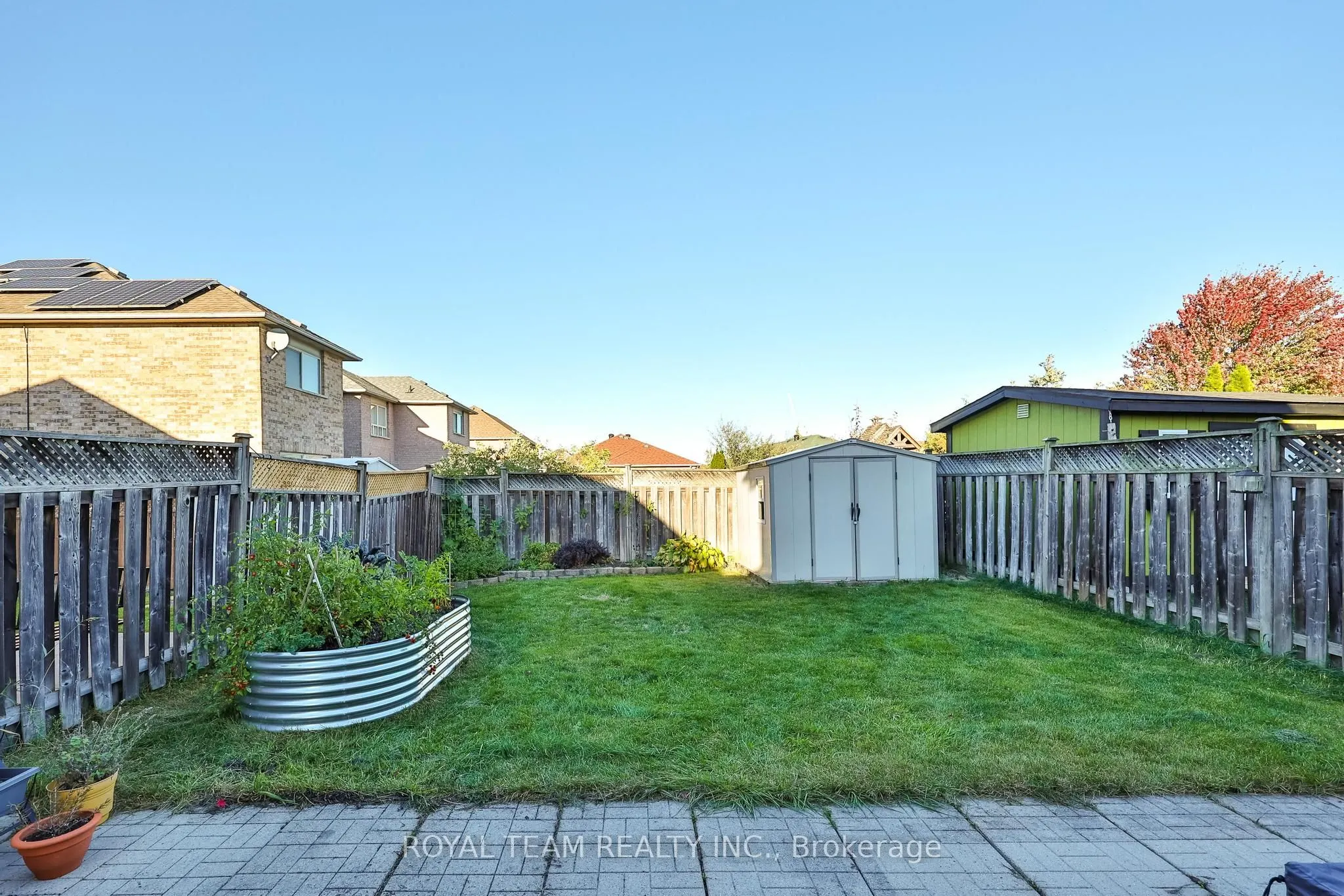 40 Emily Carr Crescent