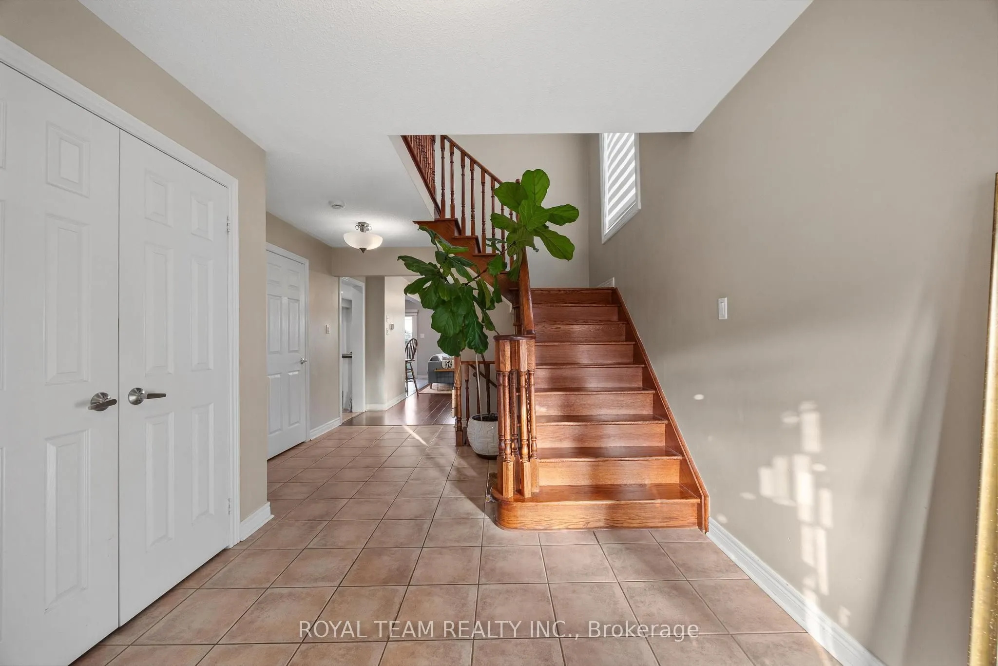 40 Emily Carr Crescent