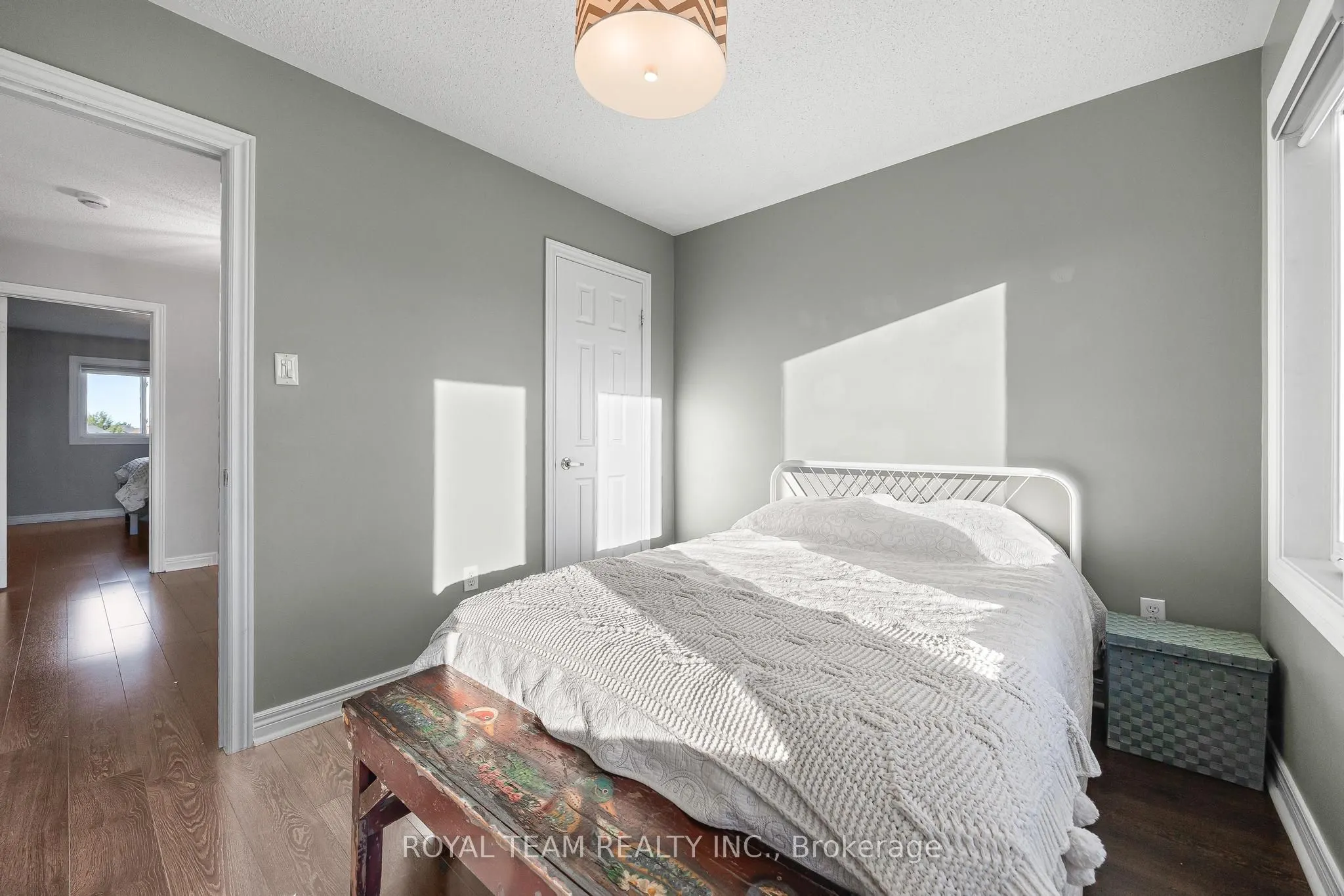 40 Emily Carr Crescent