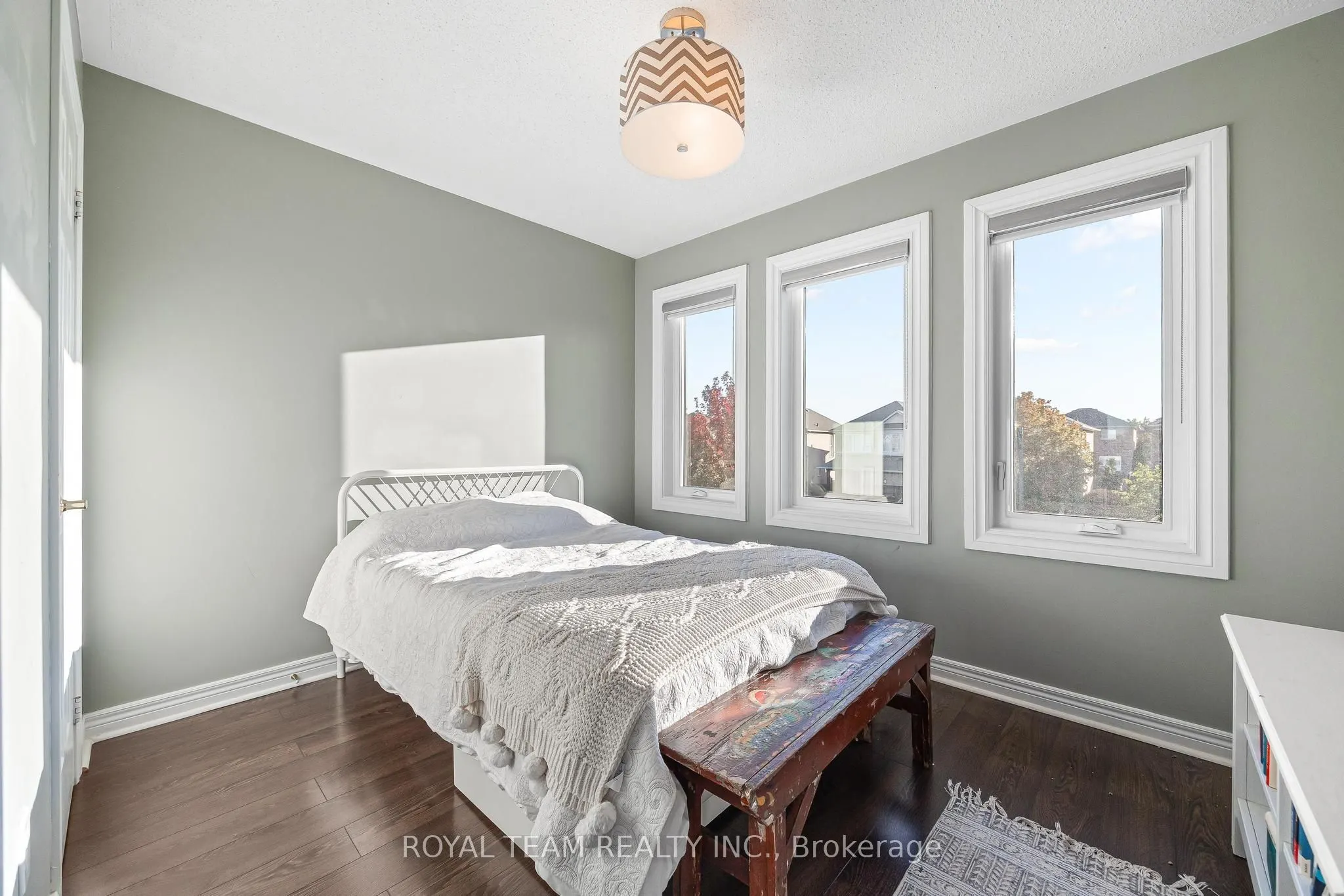 40 Emily Carr Crescent