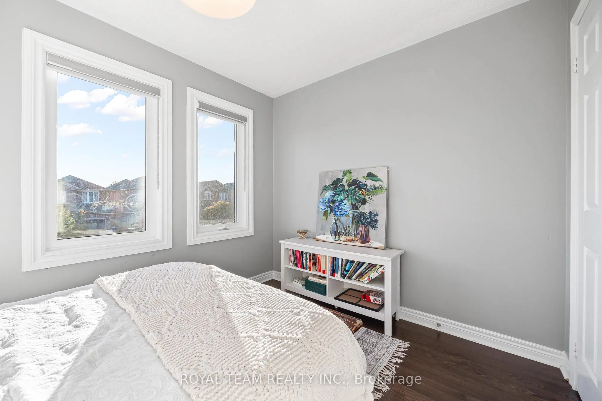 40 Emily Carr Crescent
