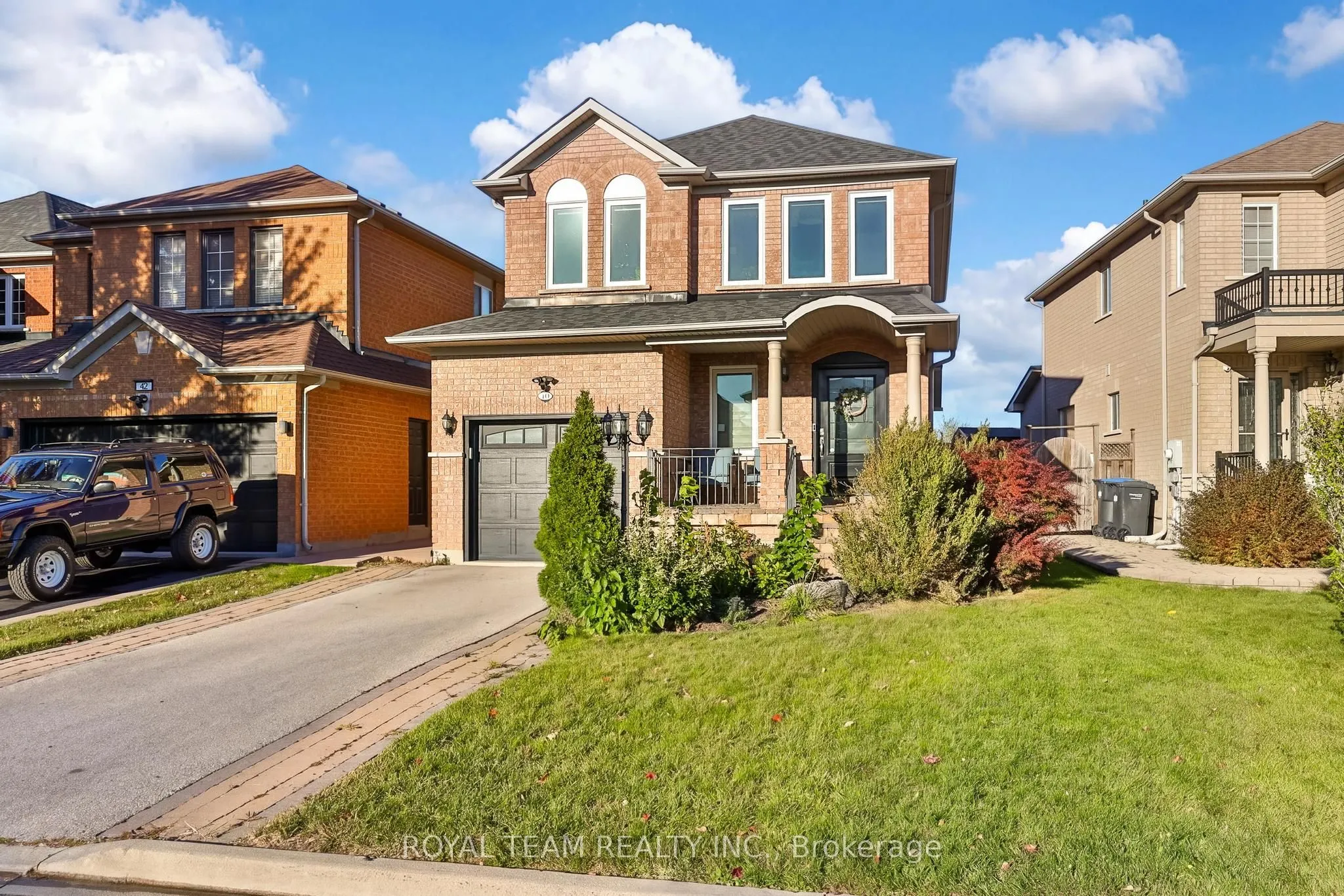 40 Emily Carr Crescent
