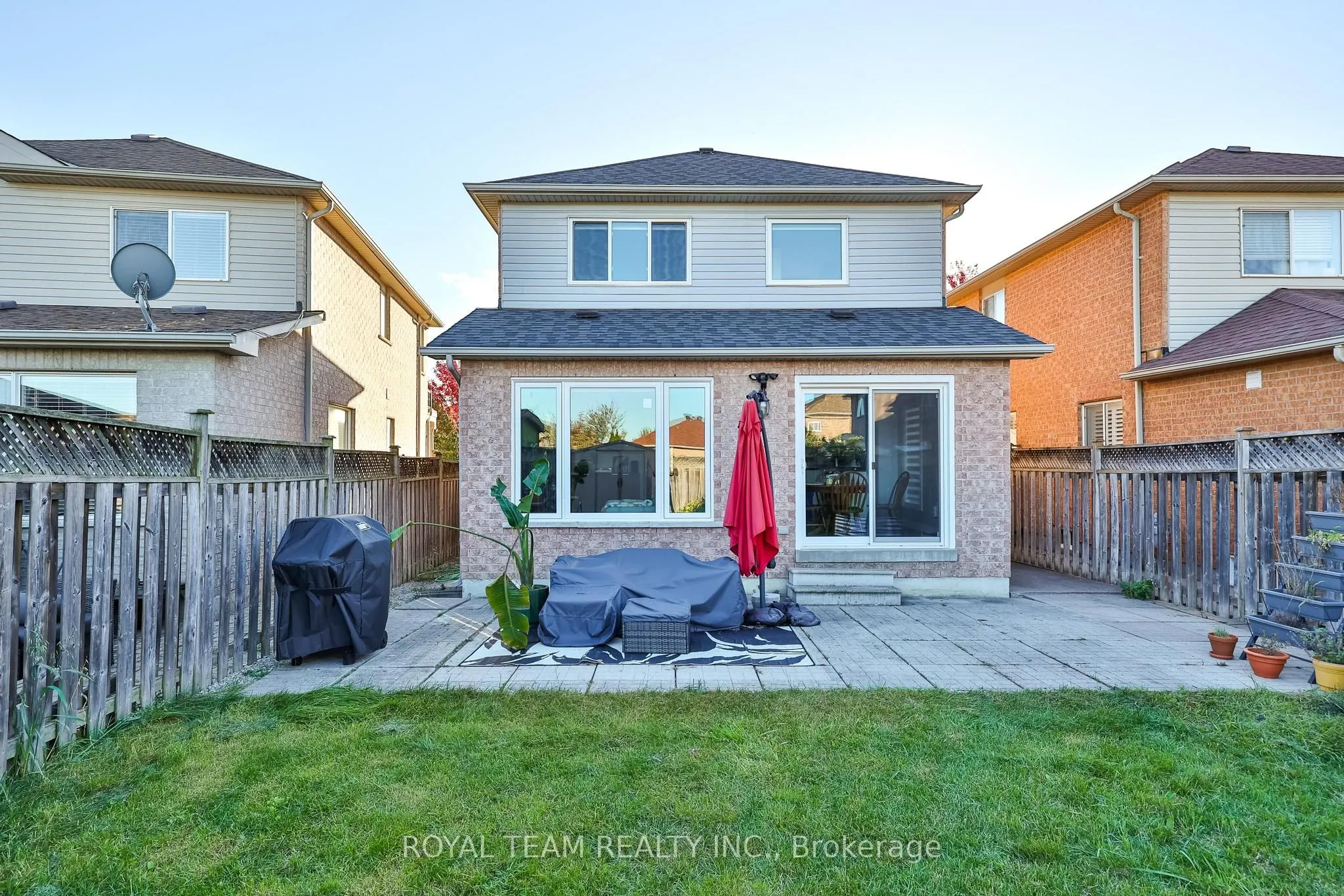 40 Emily Carr Crescent