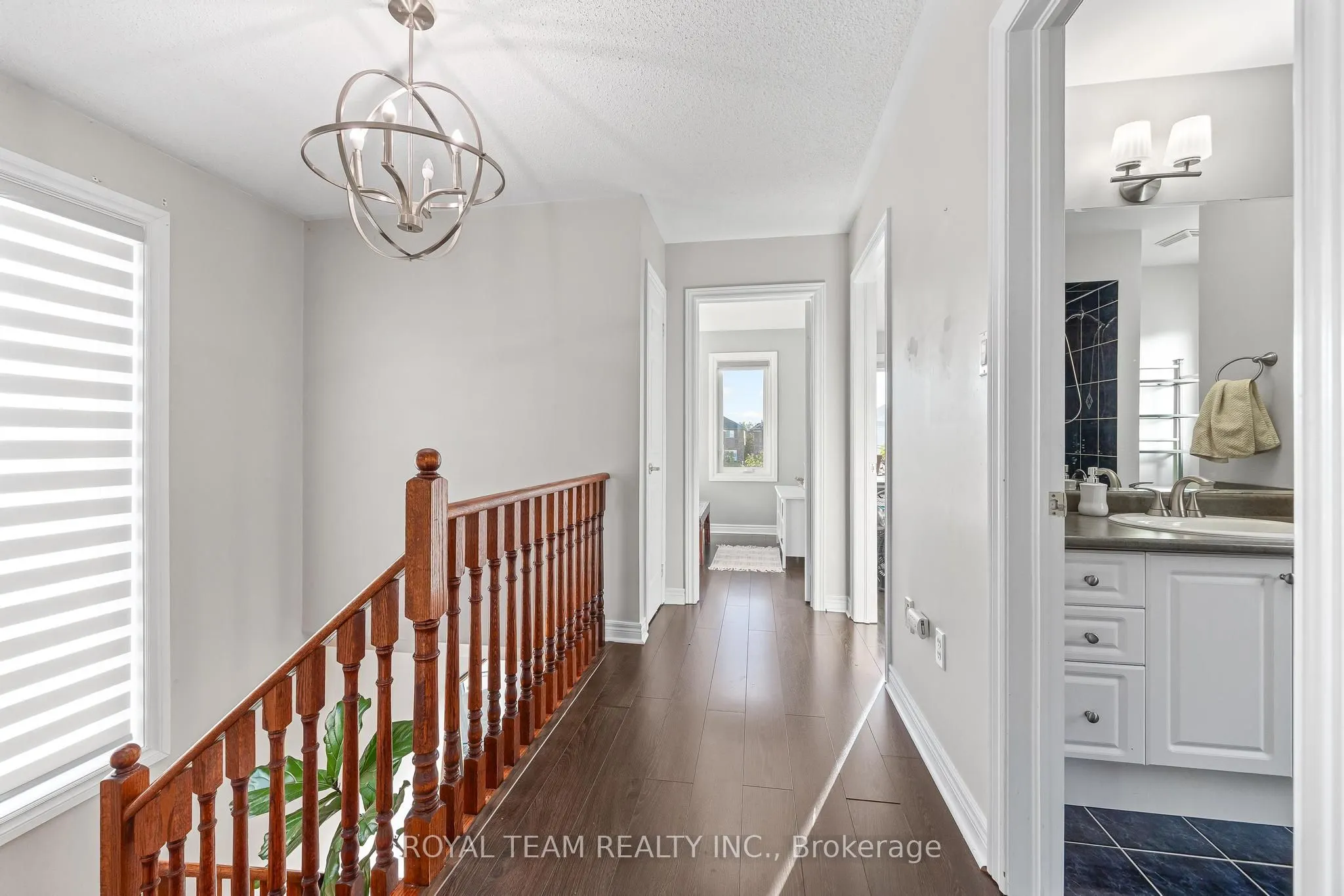 40 Emily Carr Crescent