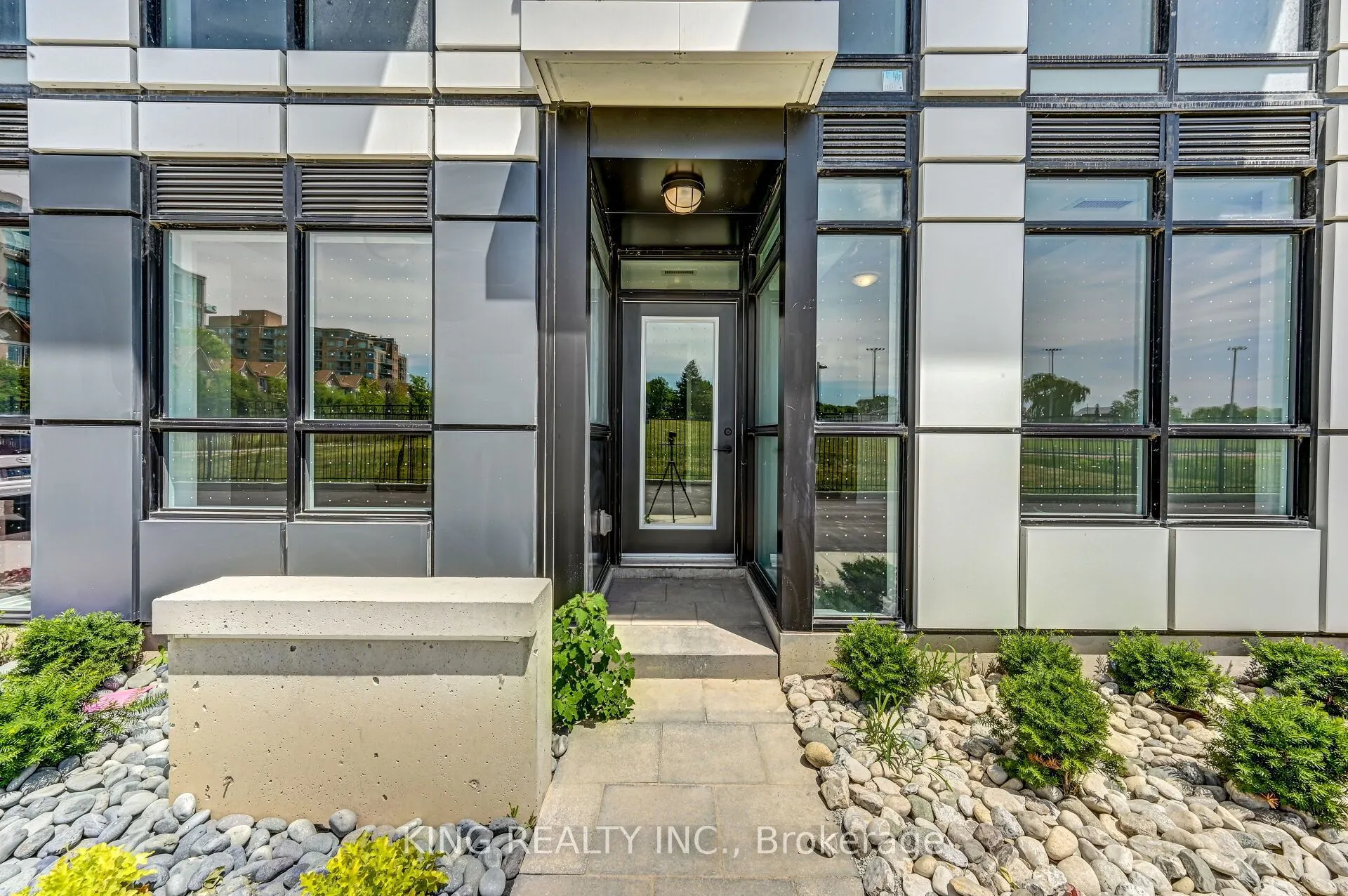 251 Manitoba Street #133