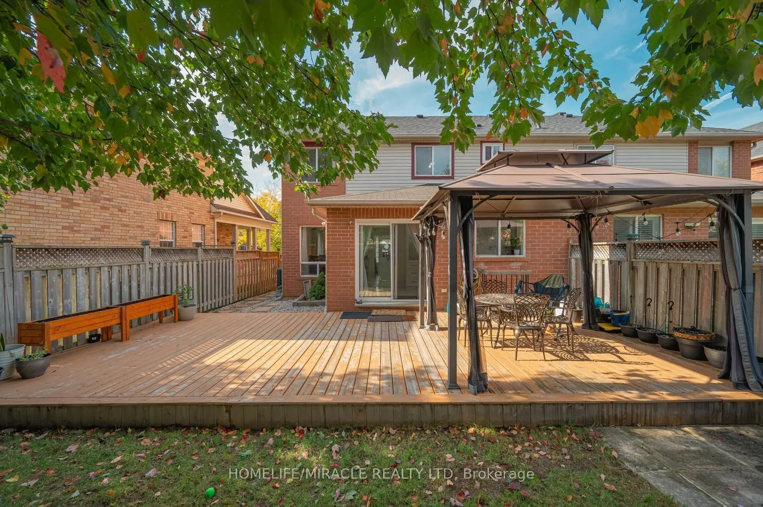 1552 Harwood Drive