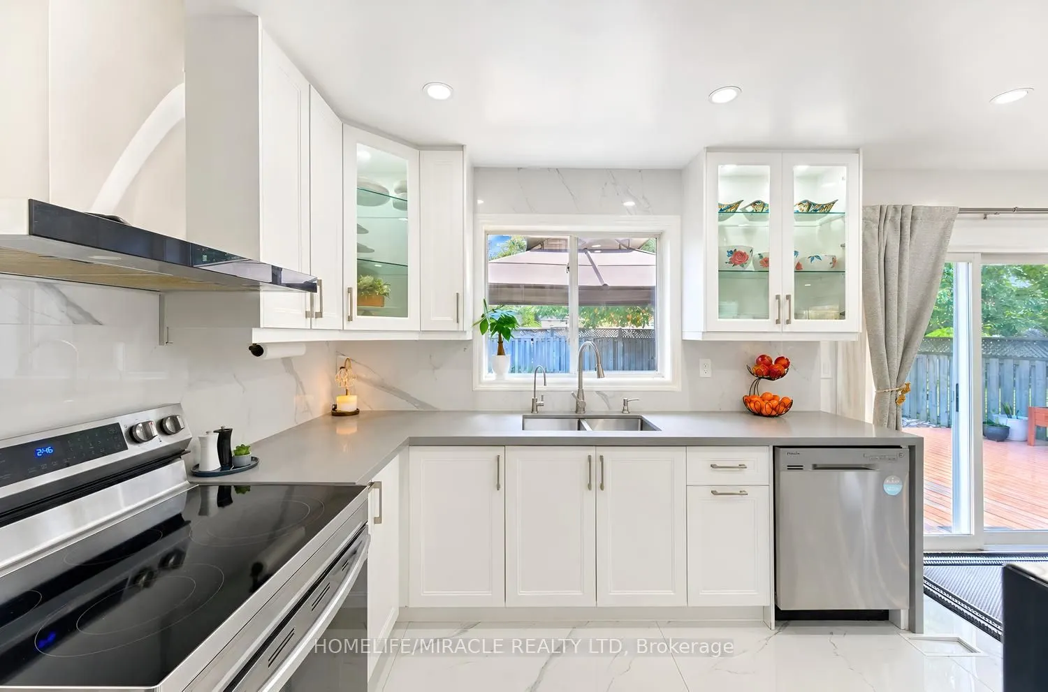 1552 Harwood Drive