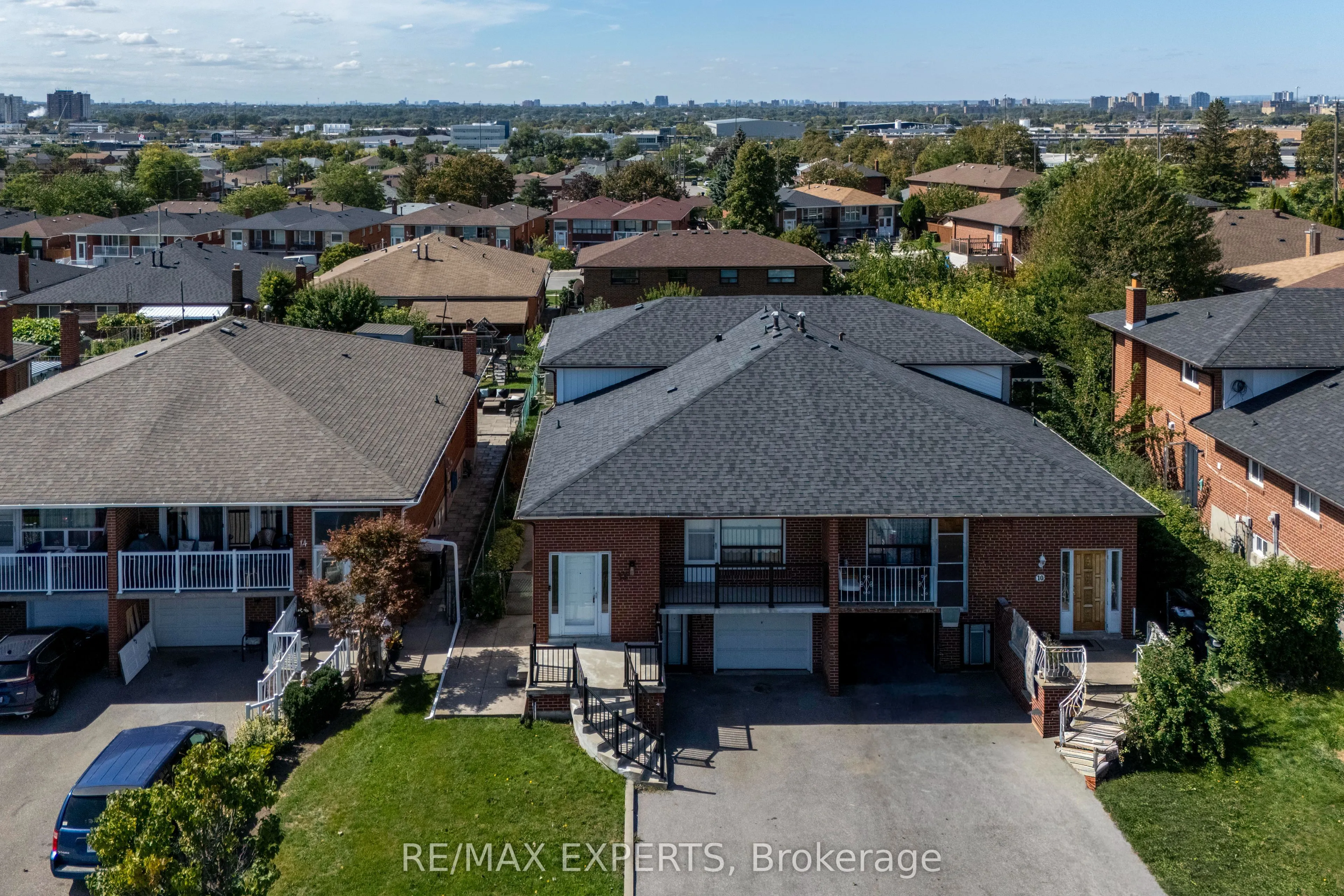 12 Paradelle Crescent