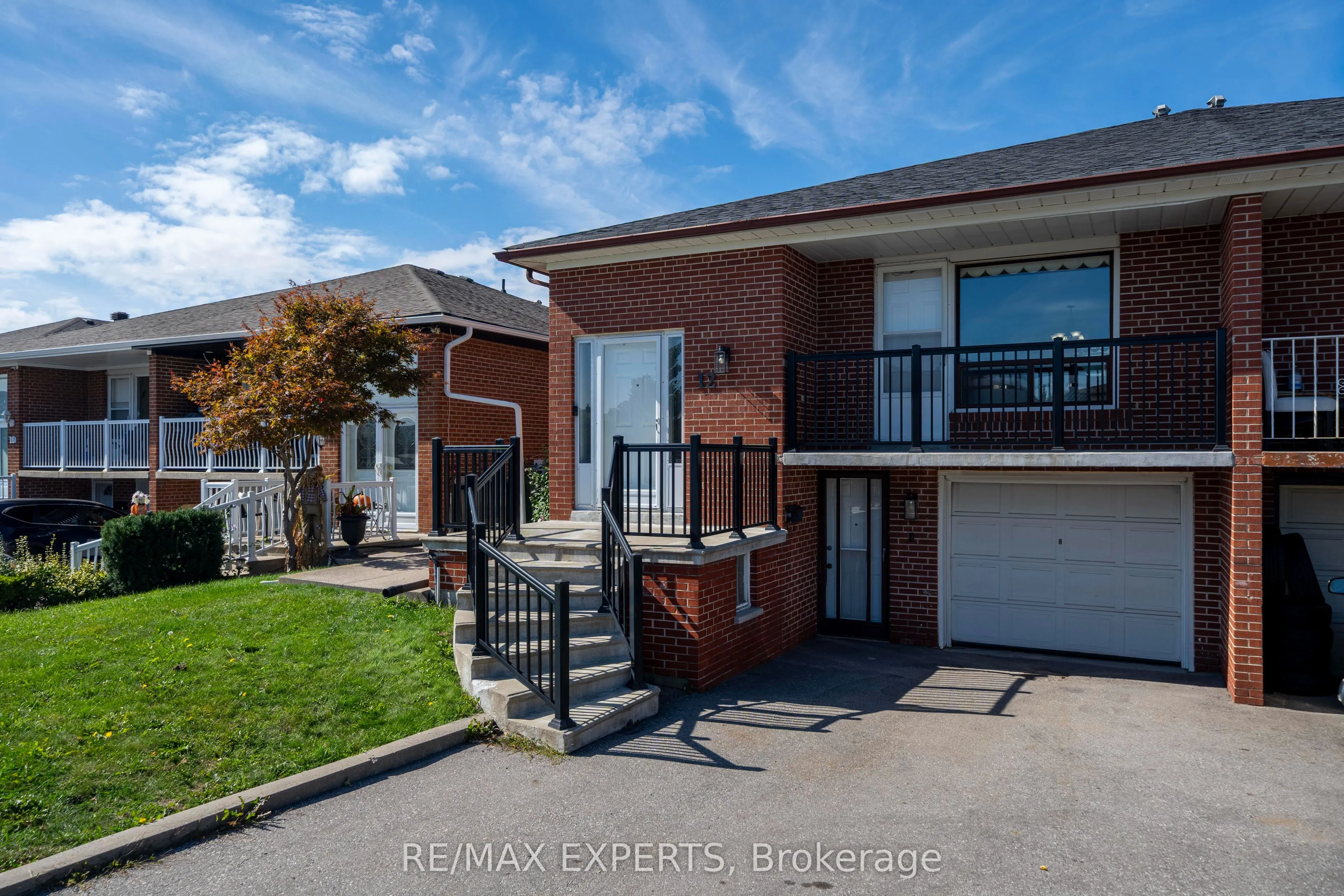 12 Paradelle Crescent