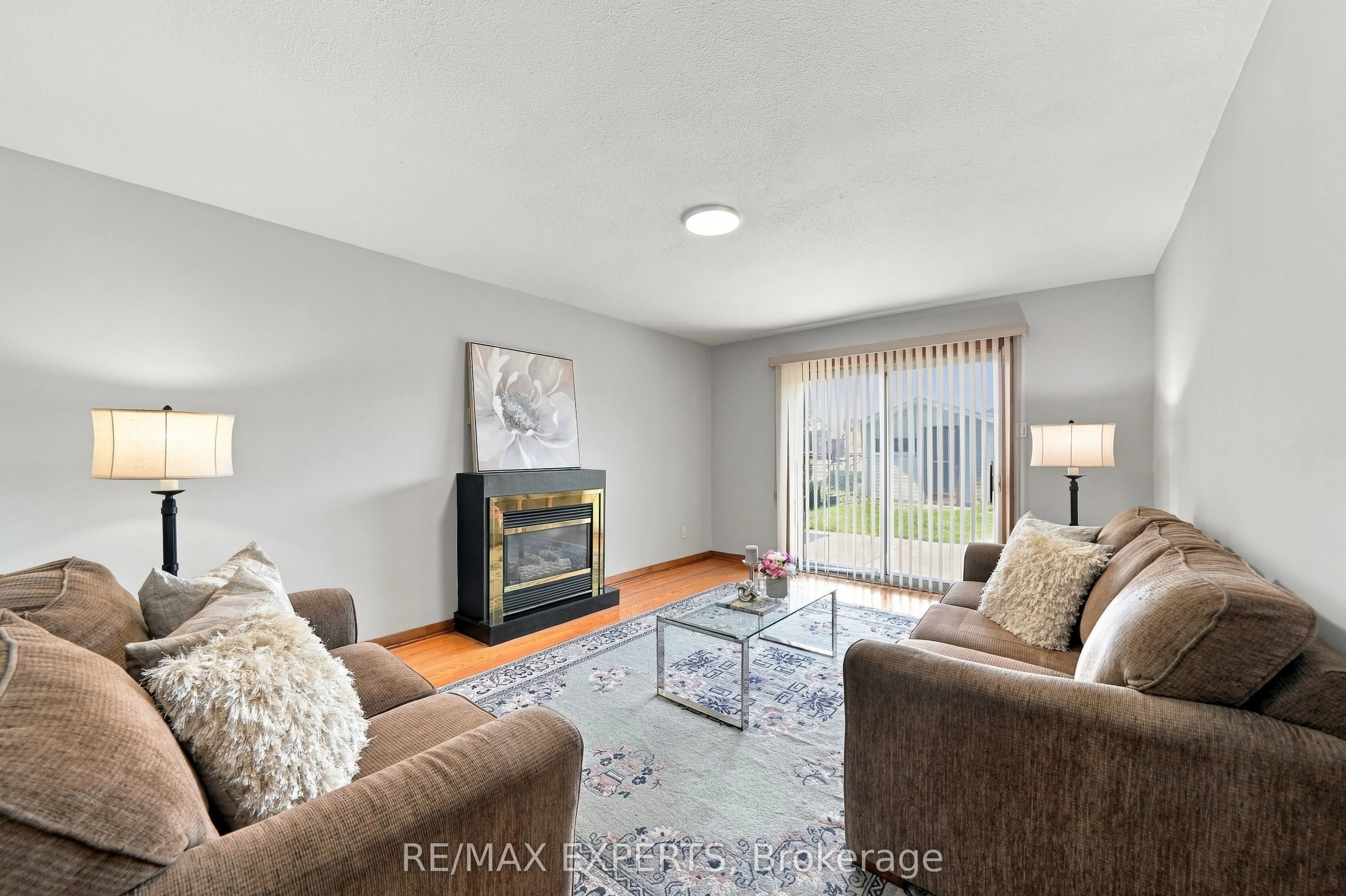 12 Paradelle Crescent