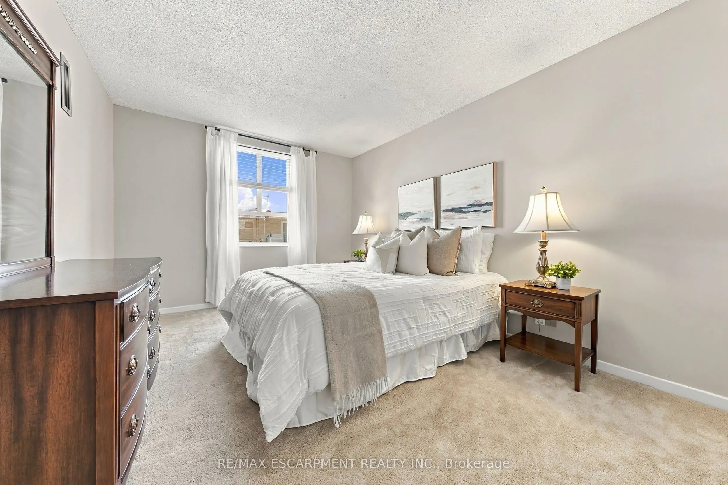 5280 Lakeshore Road #912