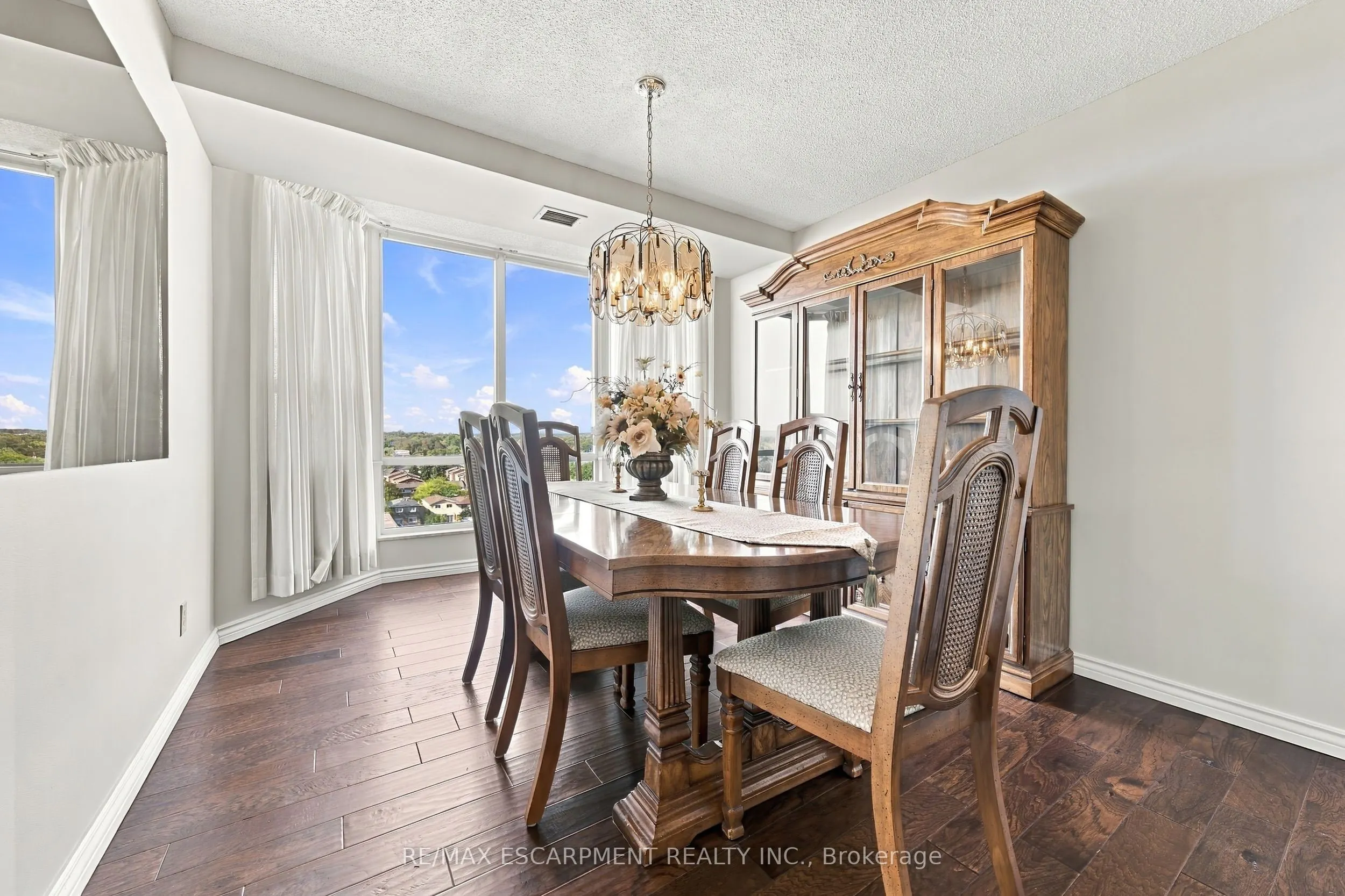 5280 Lakeshore Road #912