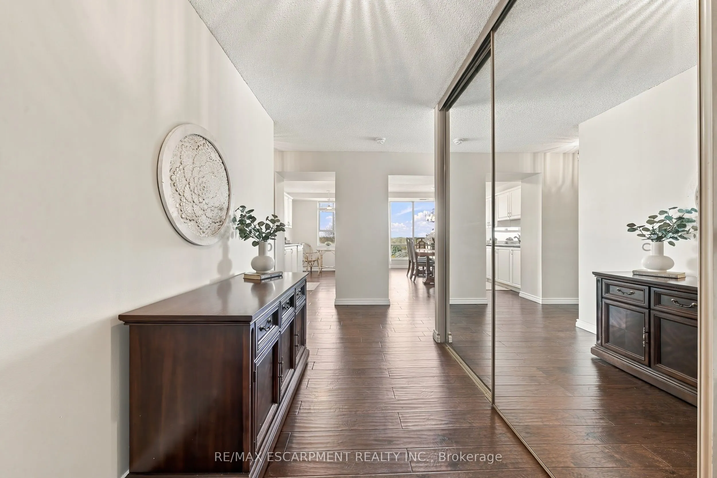 5280 Lakeshore Road #912