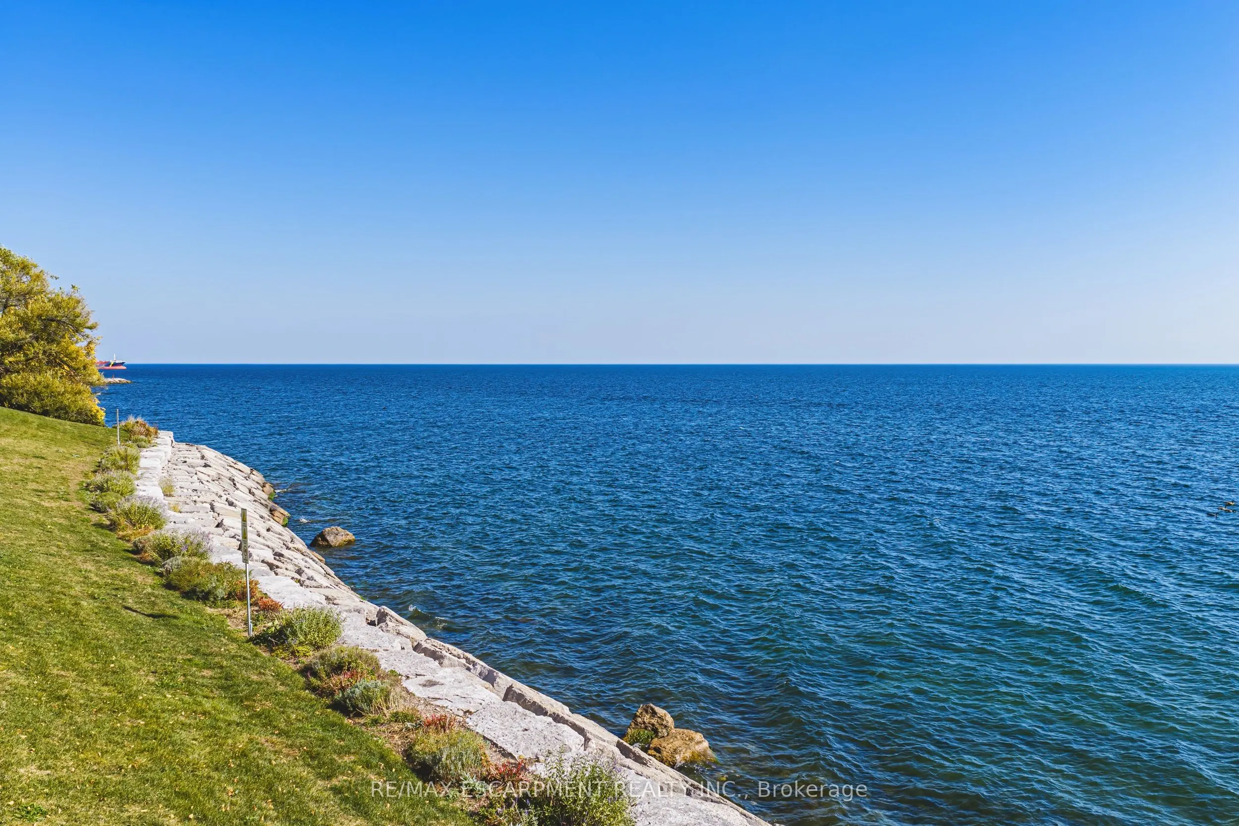 5280 Lakeshore Road #912