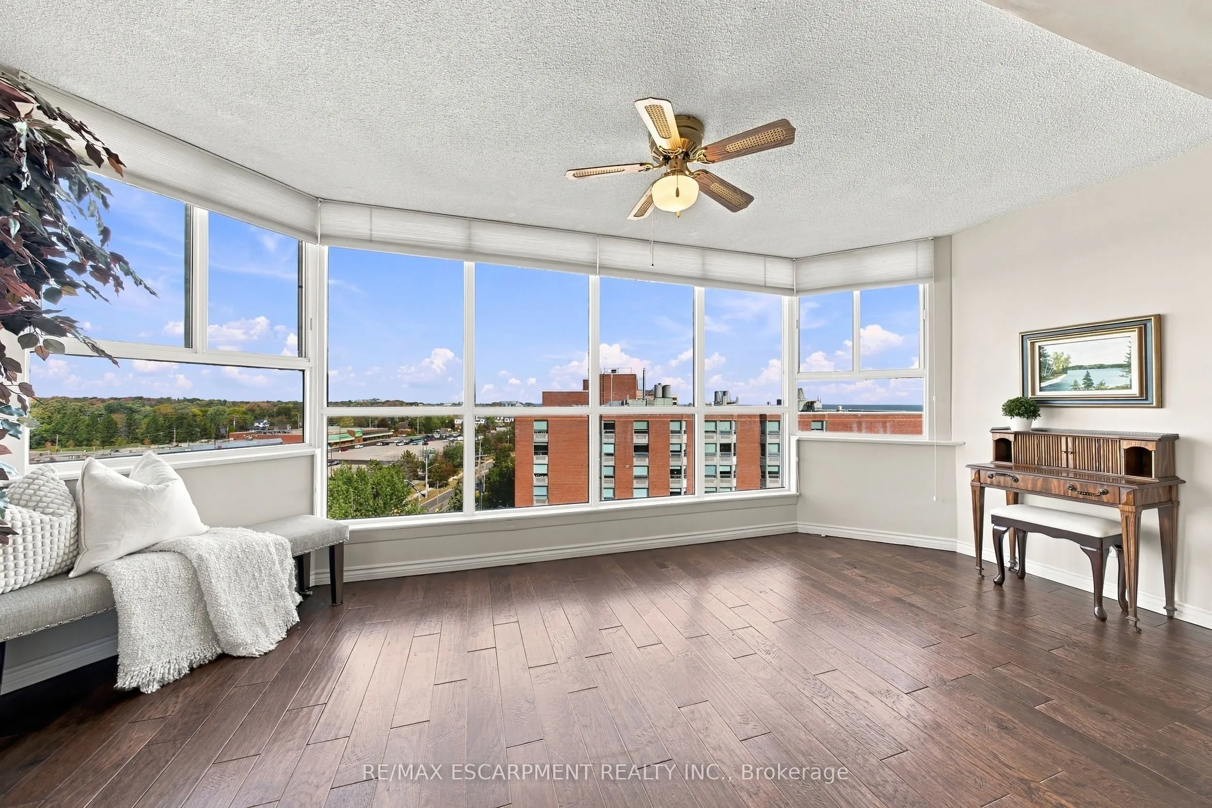 5280 Lakeshore Road #912