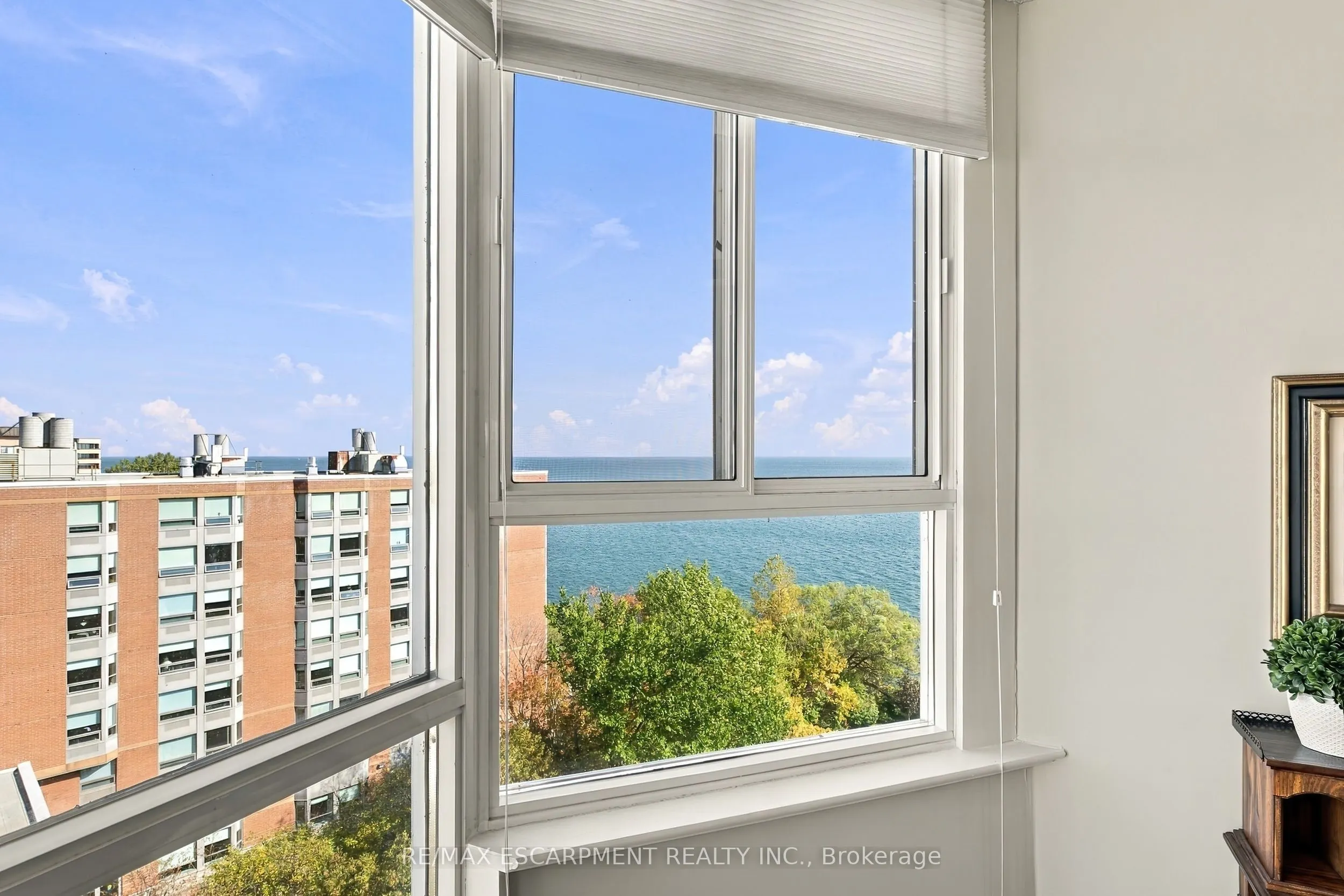 5280 Lakeshore Road #912