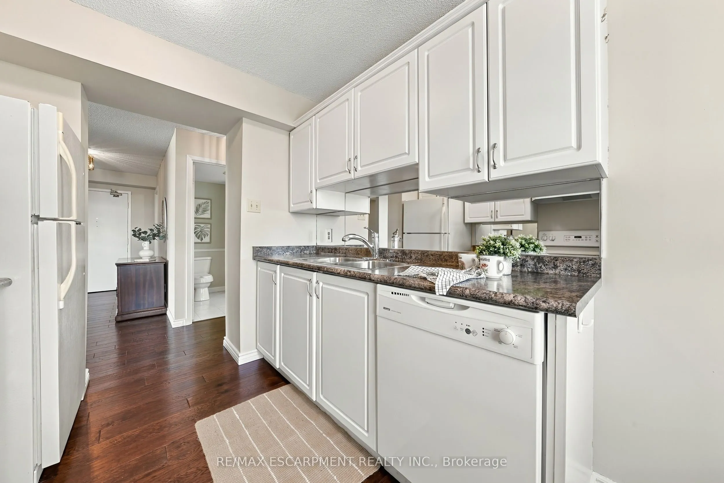 5280 Lakeshore Road #912
