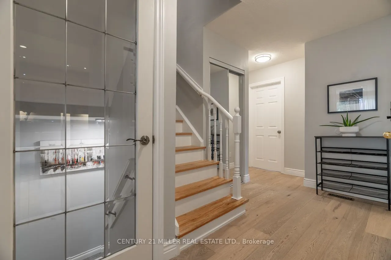 2697 Hollington Crescent
