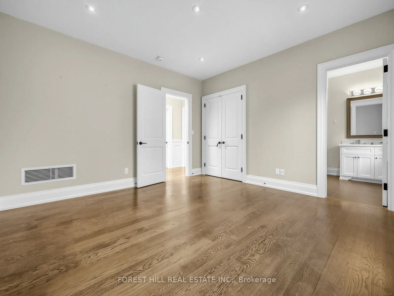 302 Pinehurst Drive W