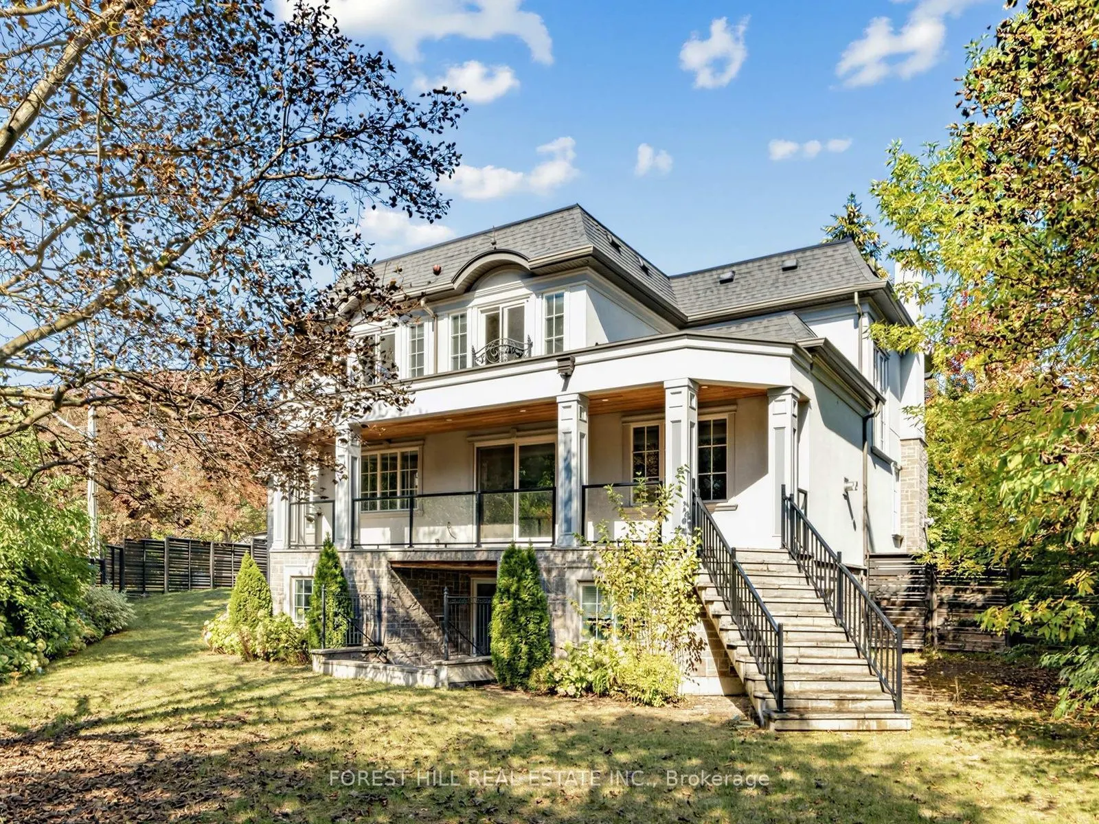 302 Pinehurst Drive W