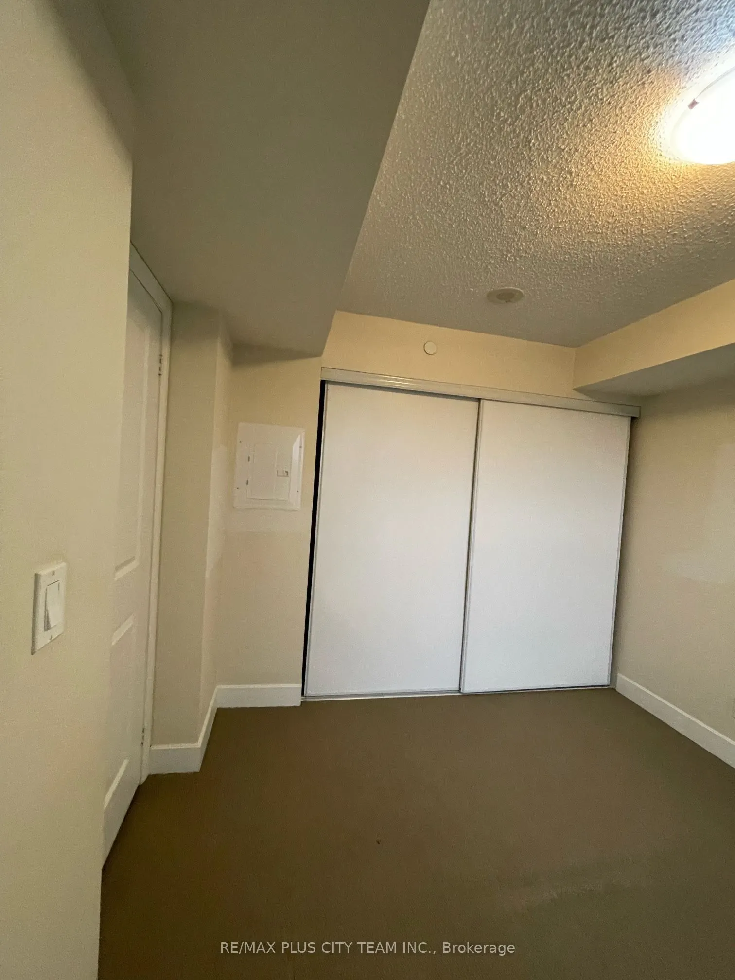 2 Eva Road #1521
