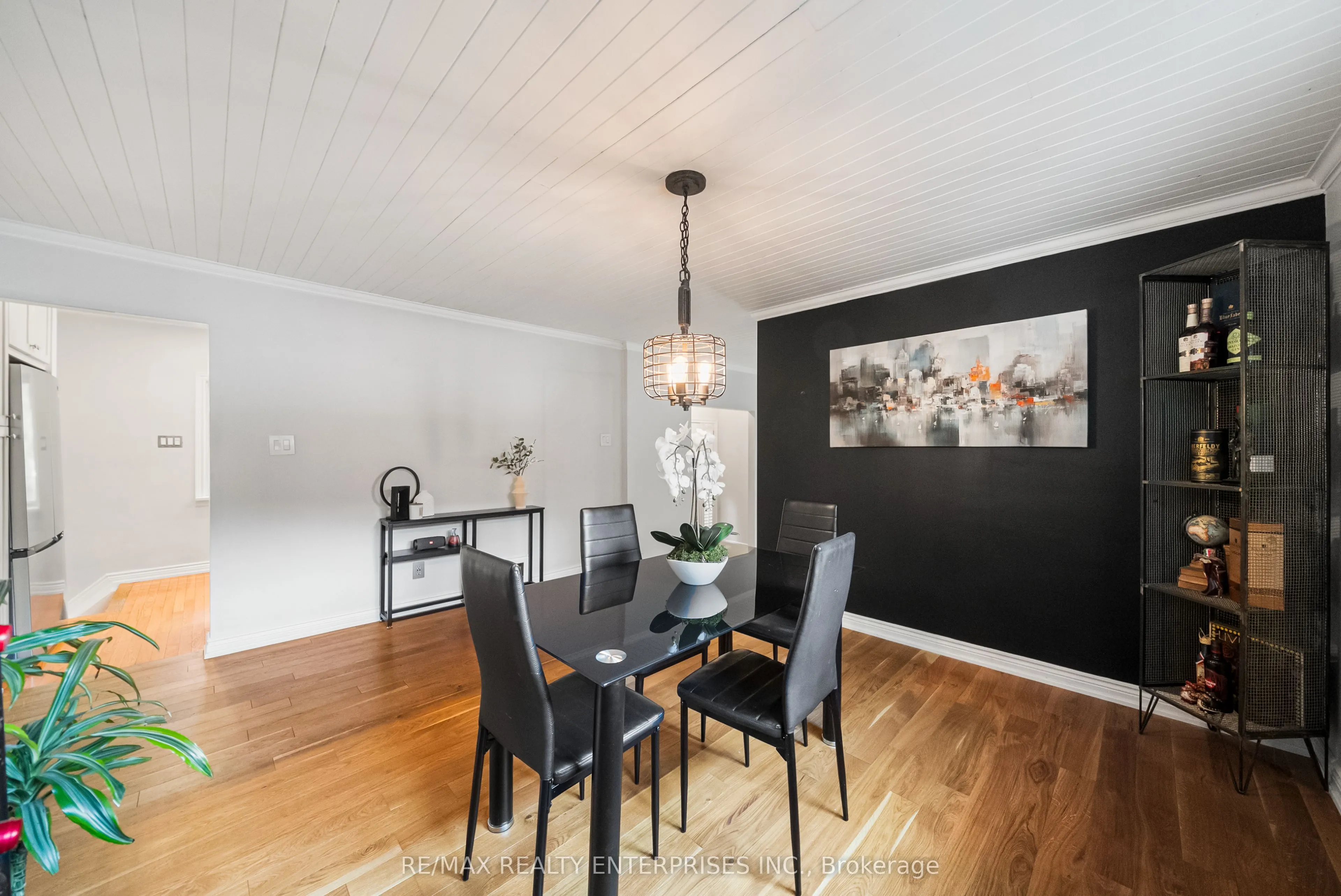 1141 Lakeshore Road W