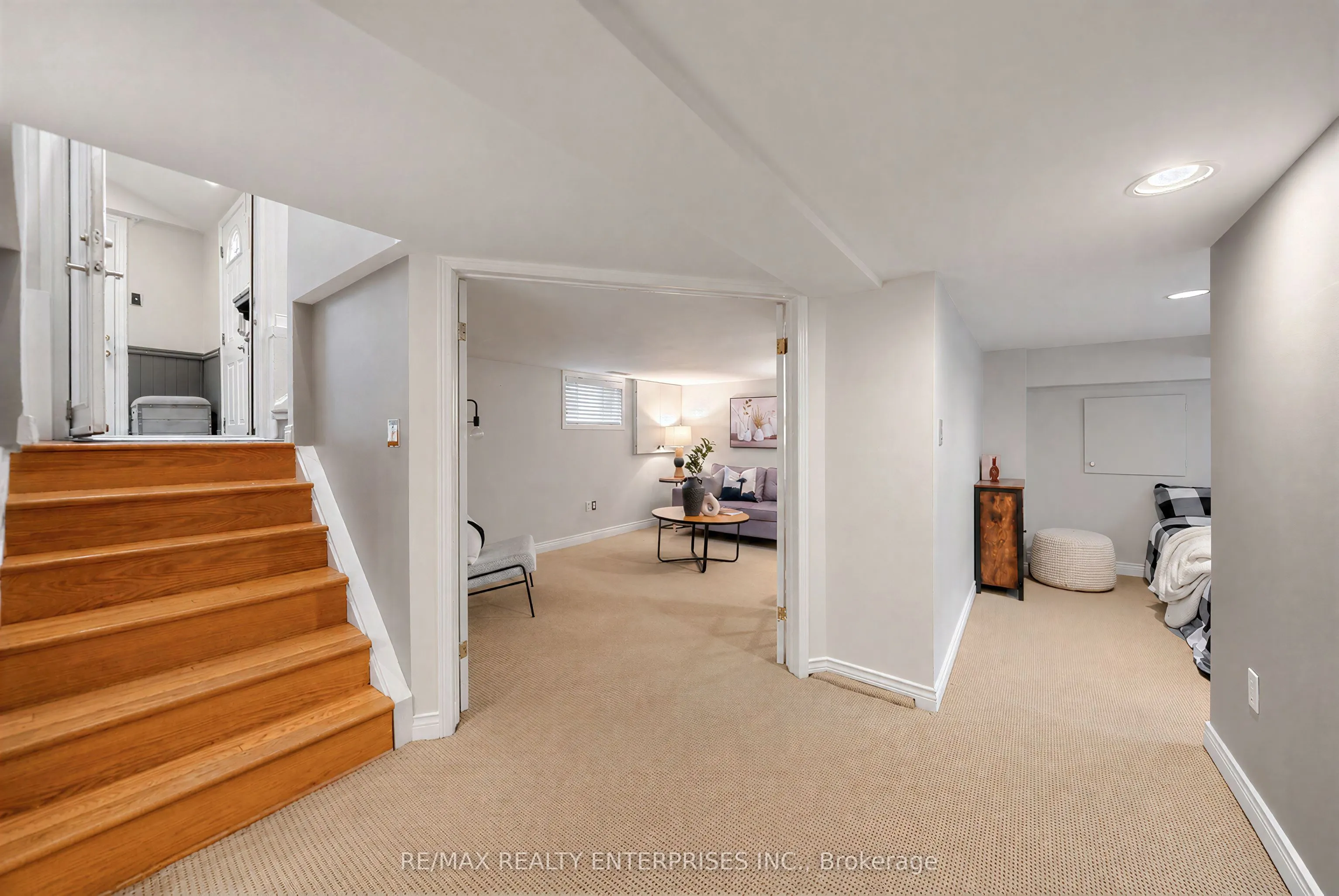 1141 Lakeshore Road W