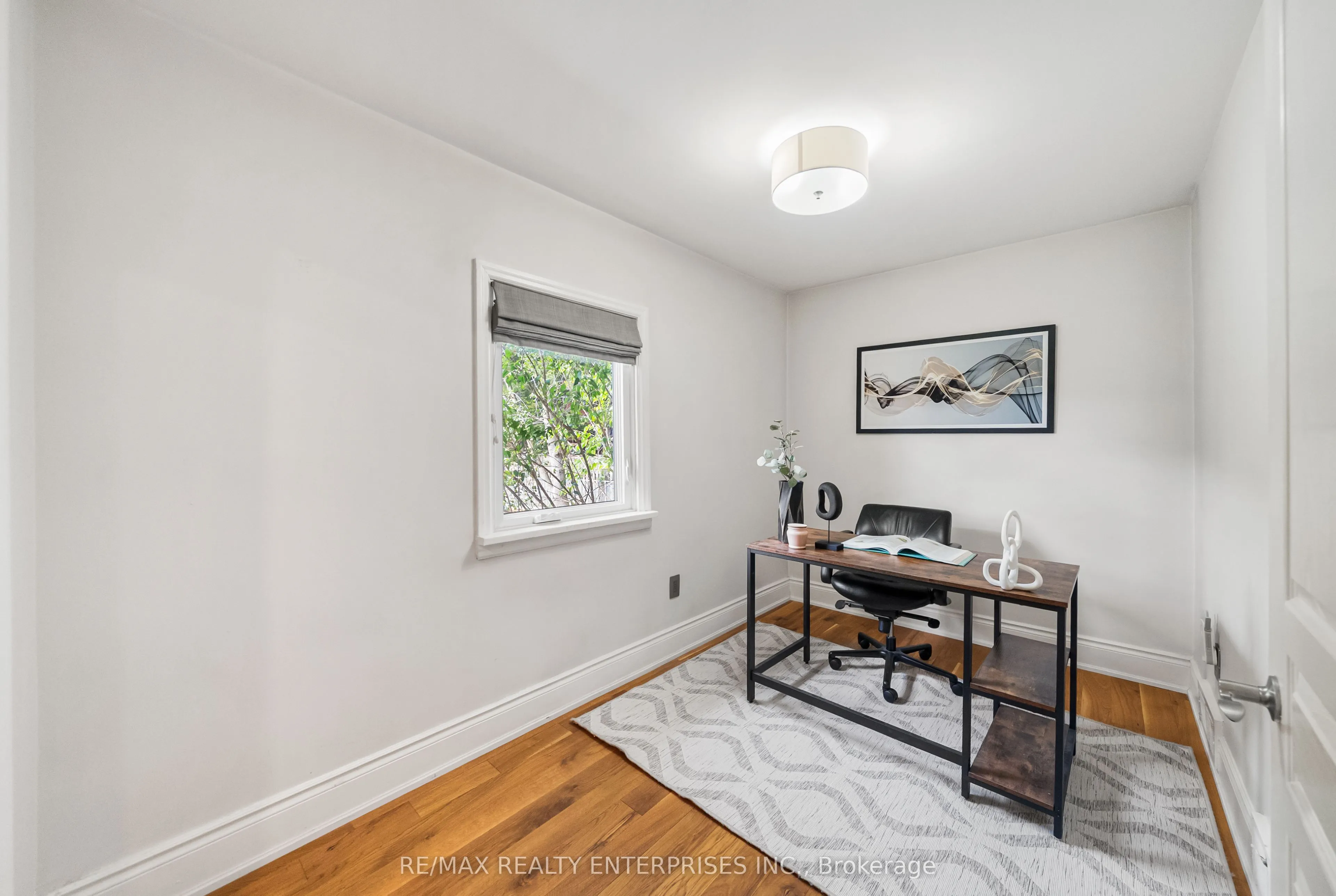 1141 Lakeshore Road W