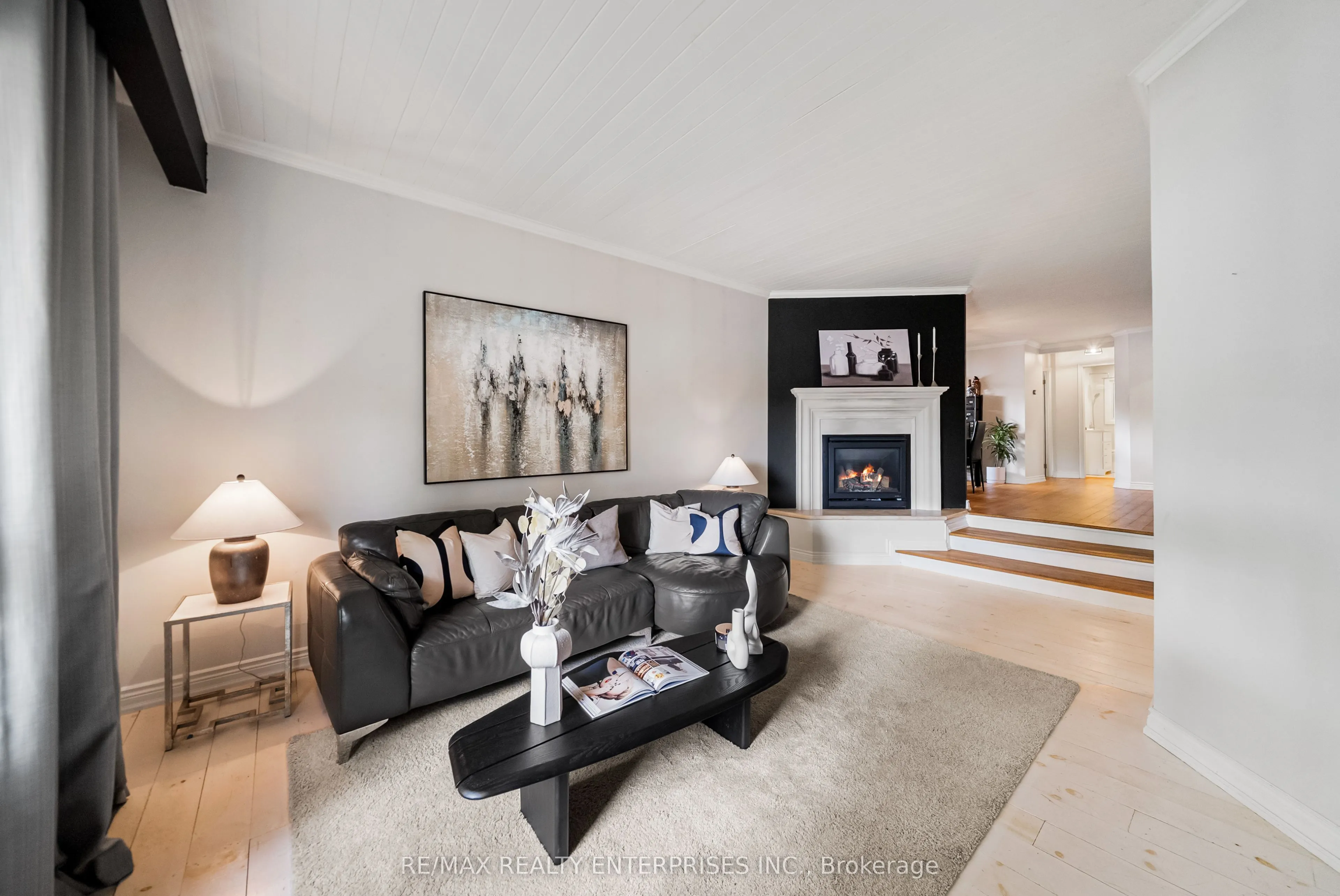 1141 Lakeshore Road W
