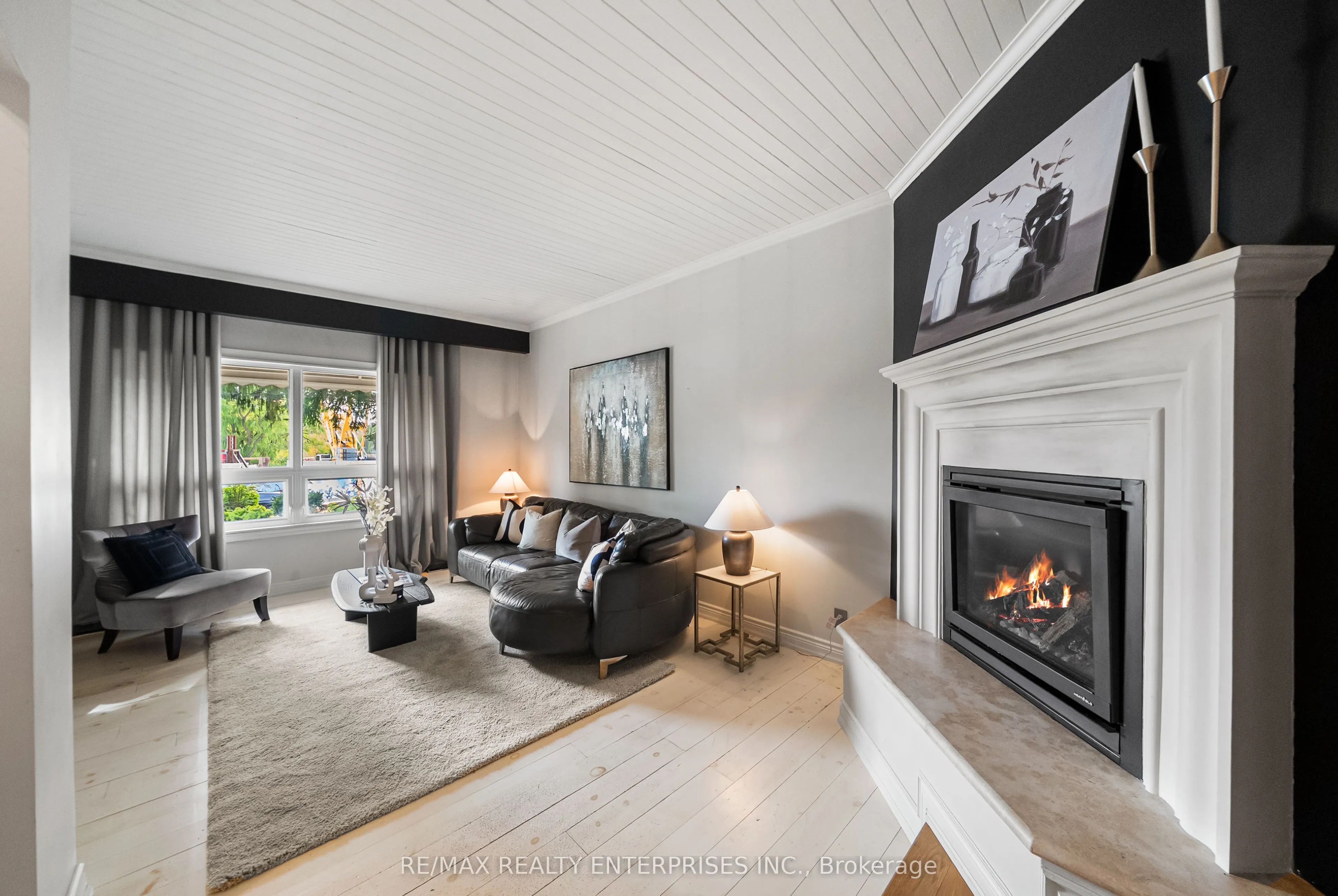 1141 Lakeshore Road W