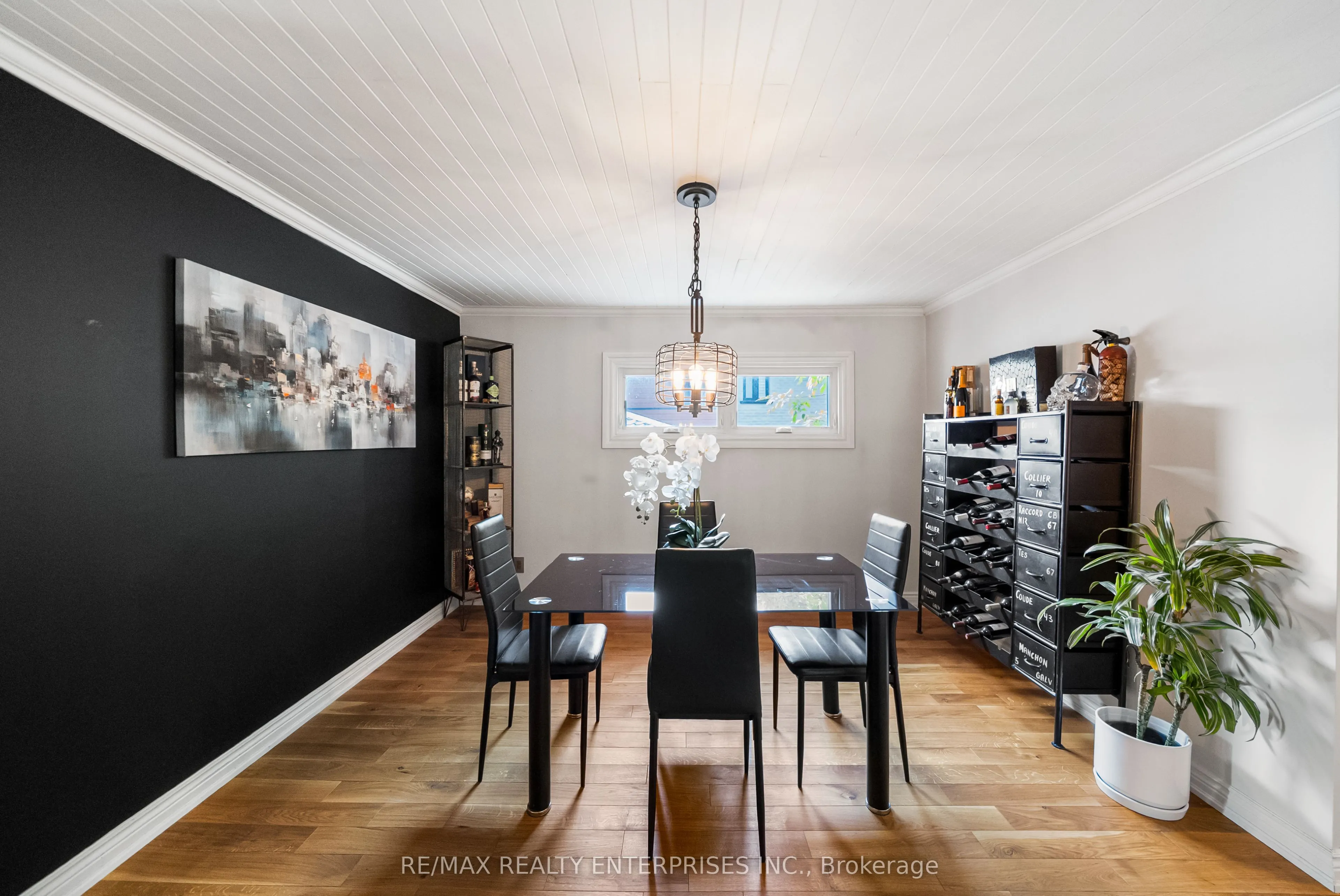 1141 Lakeshore Road W