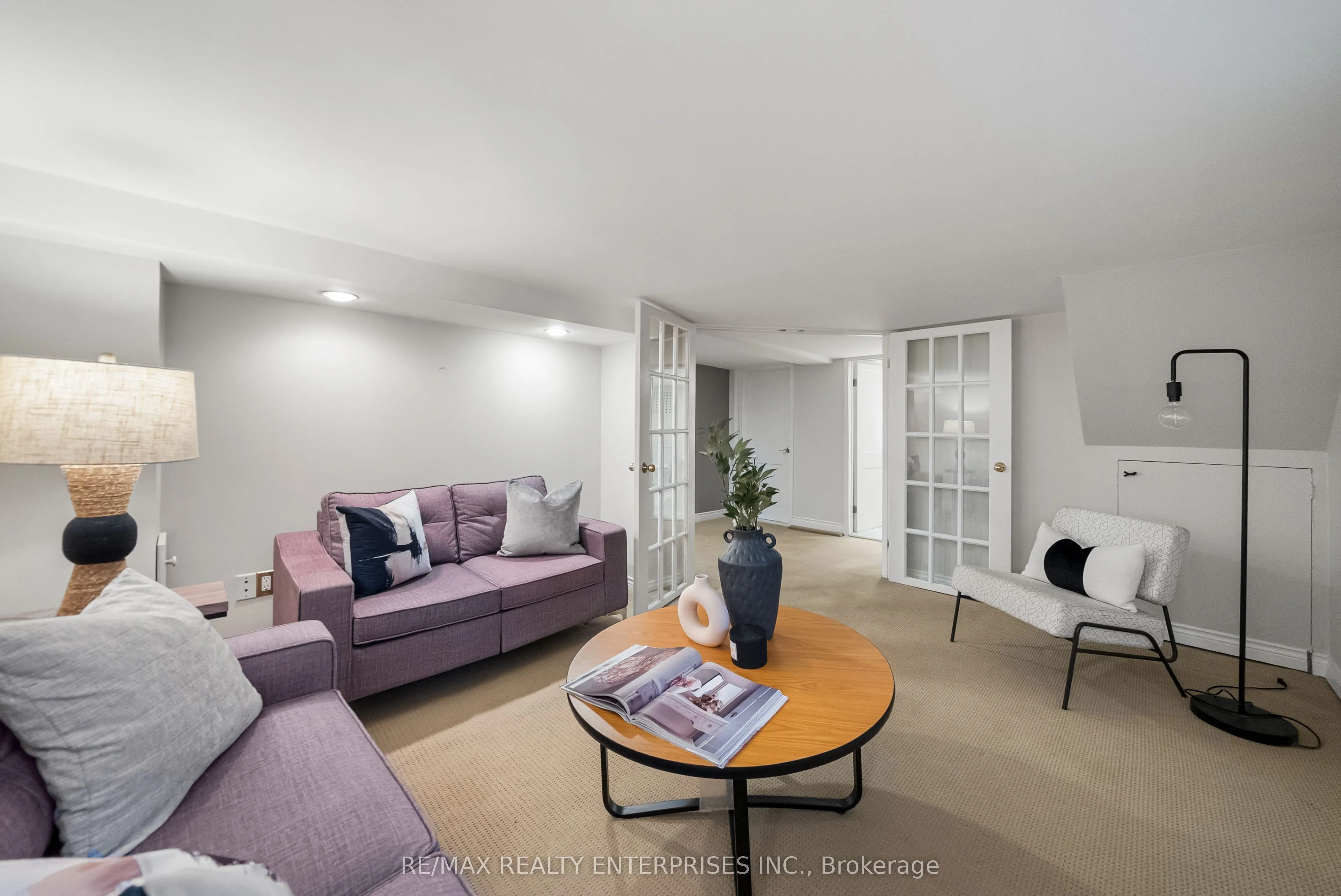 1141 Lakeshore Road W