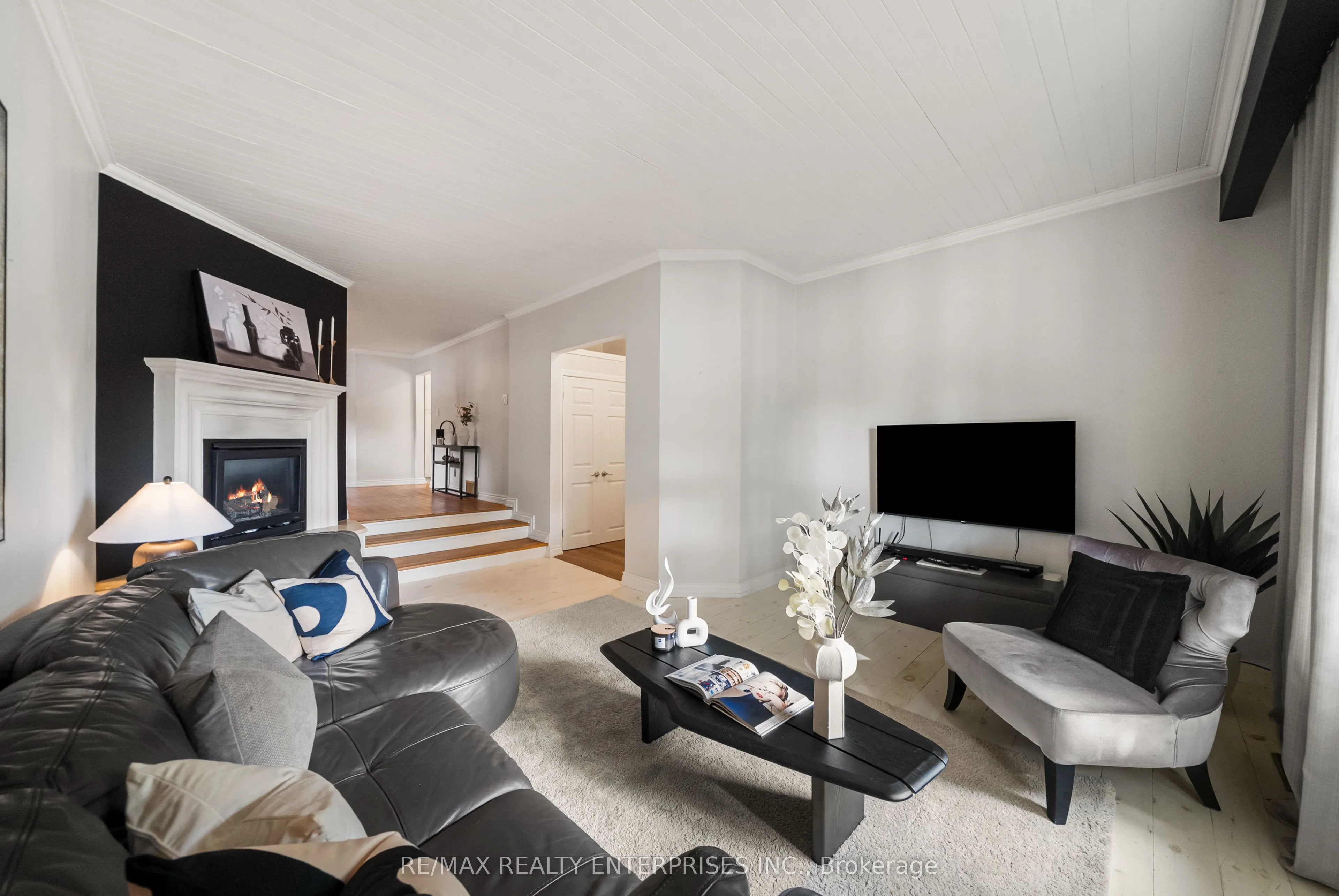 1141 Lakeshore Road W