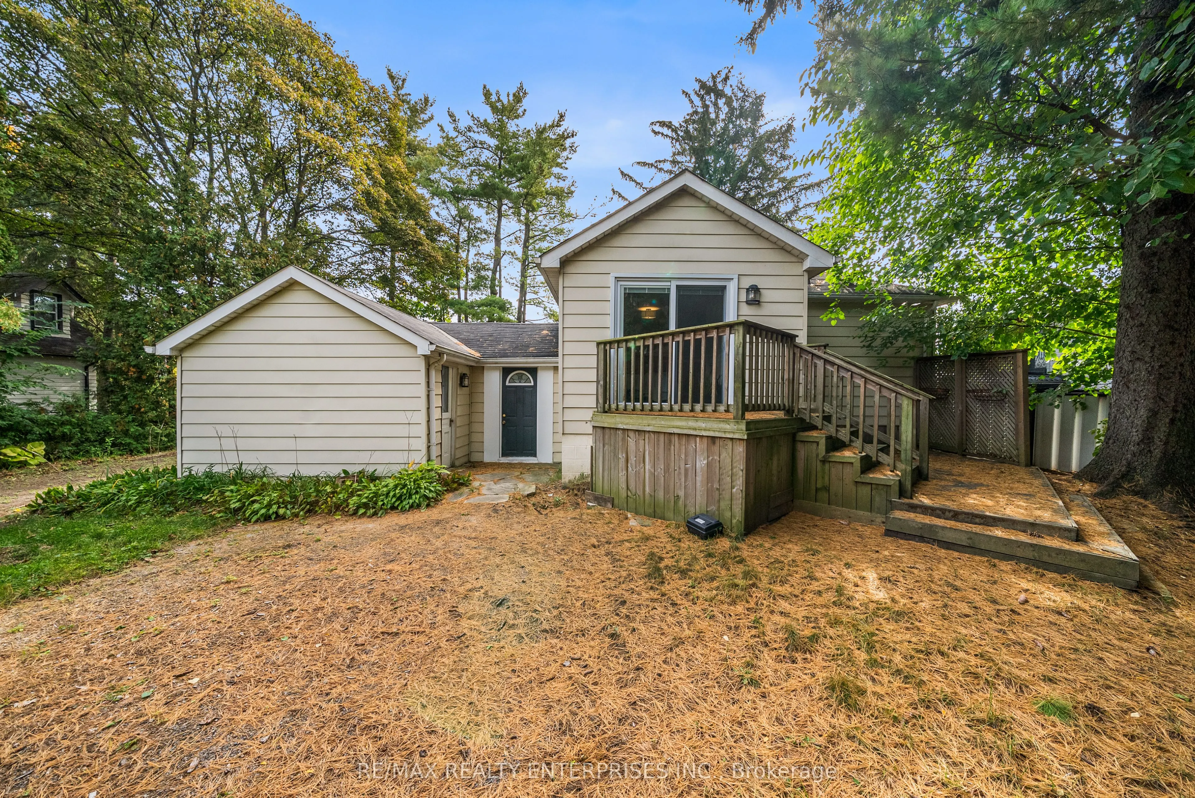 1141 Lakeshore Road W