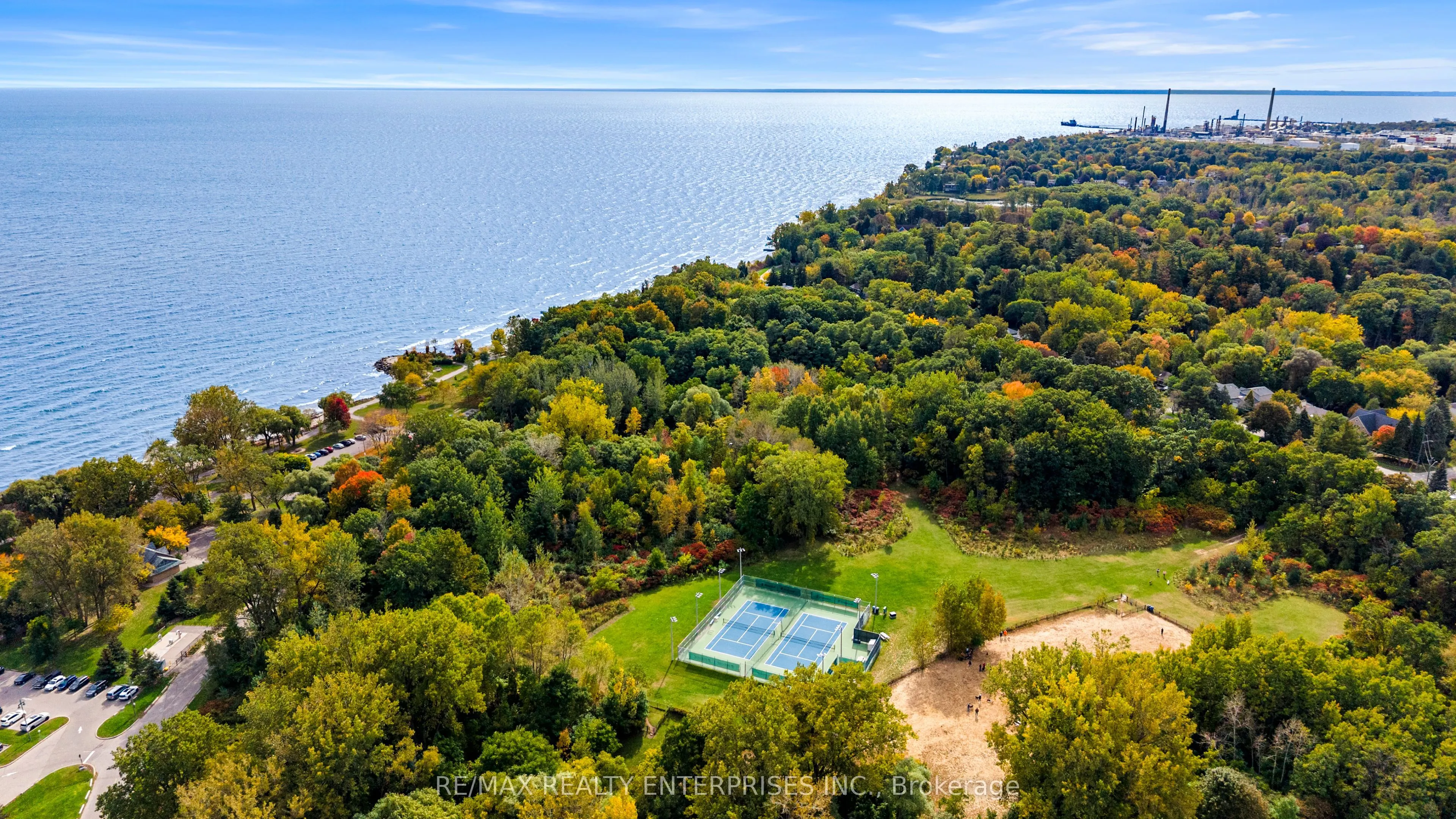1141 Lakeshore Road W