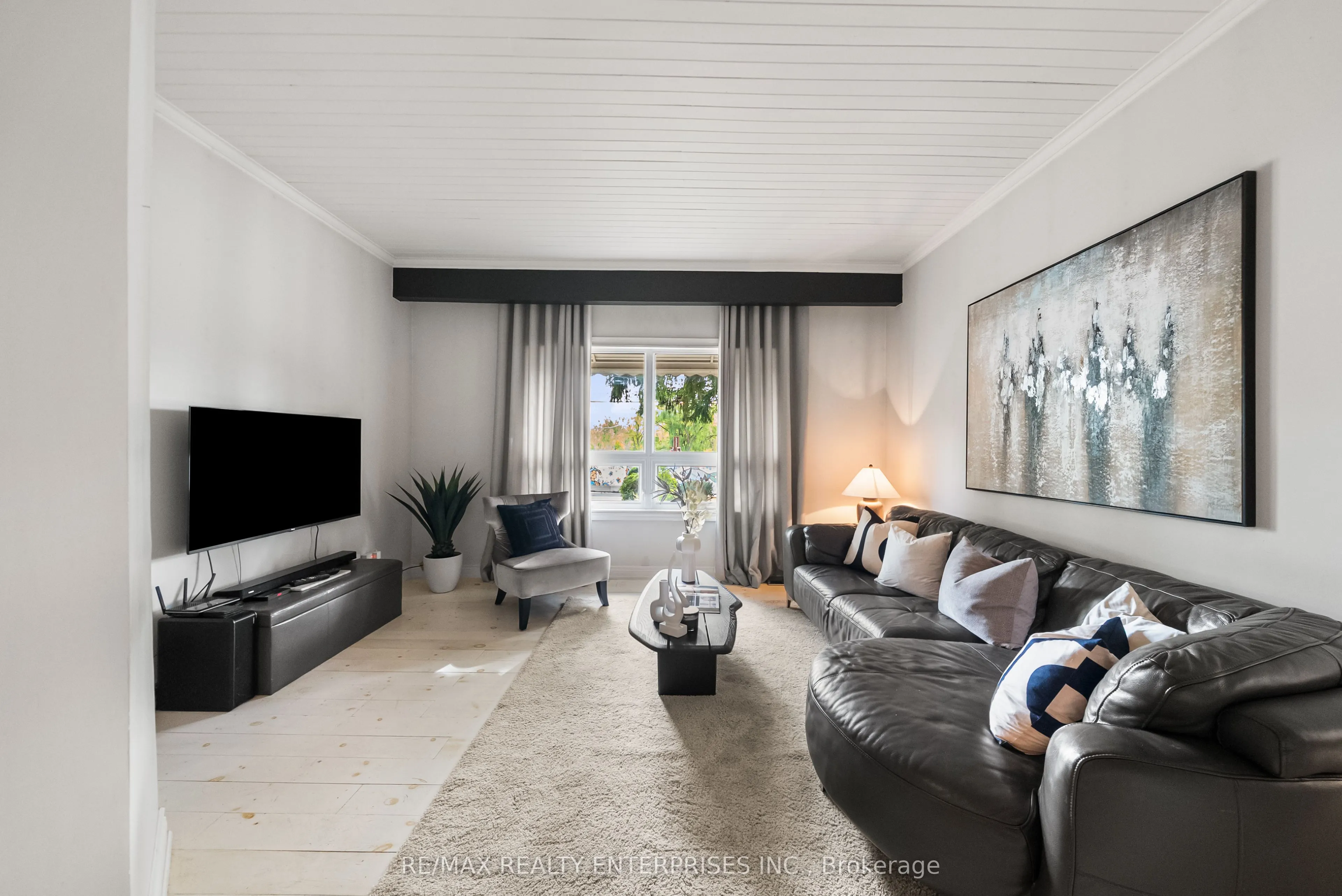 1141 Lakeshore Road W