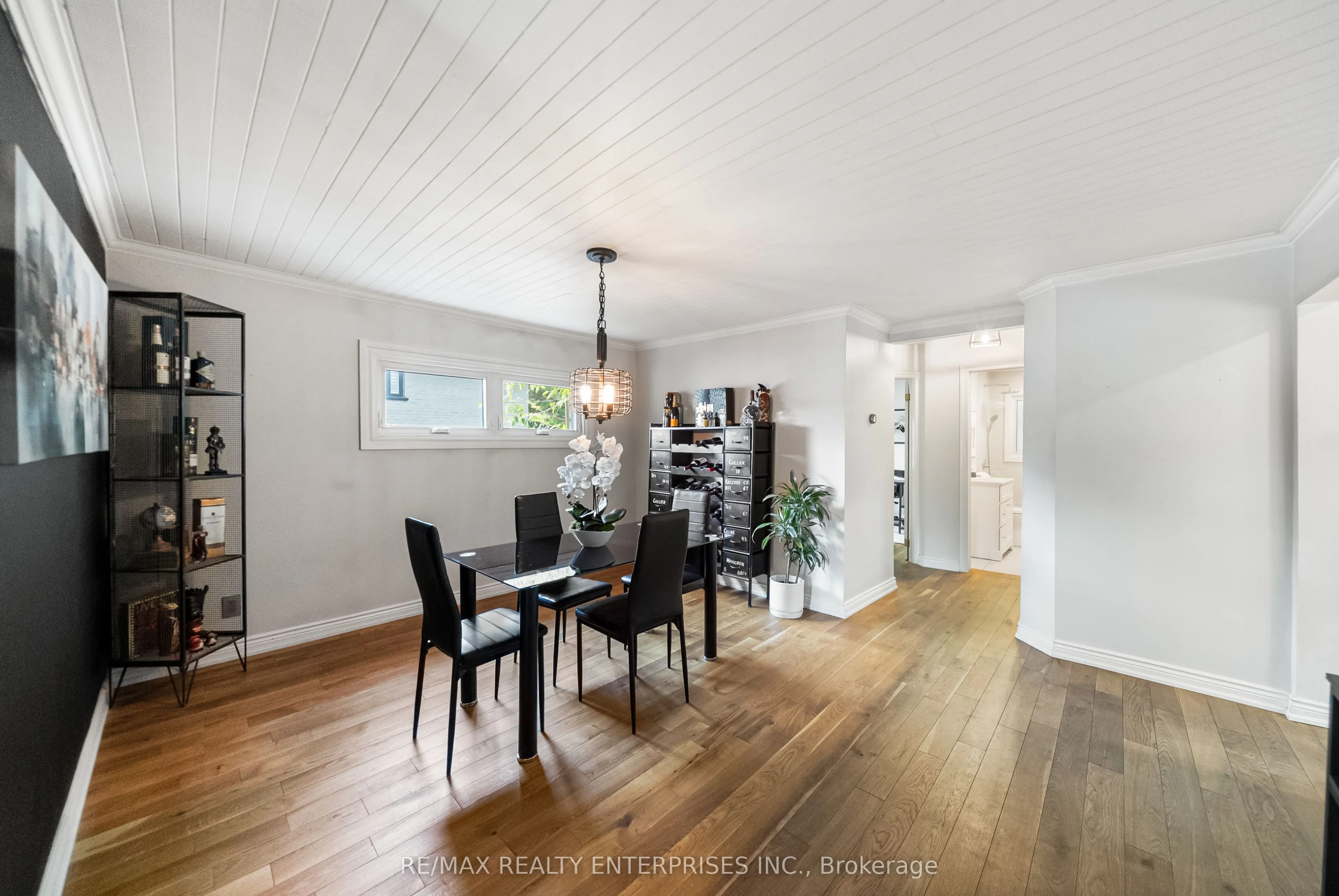1141 Lakeshore Road W