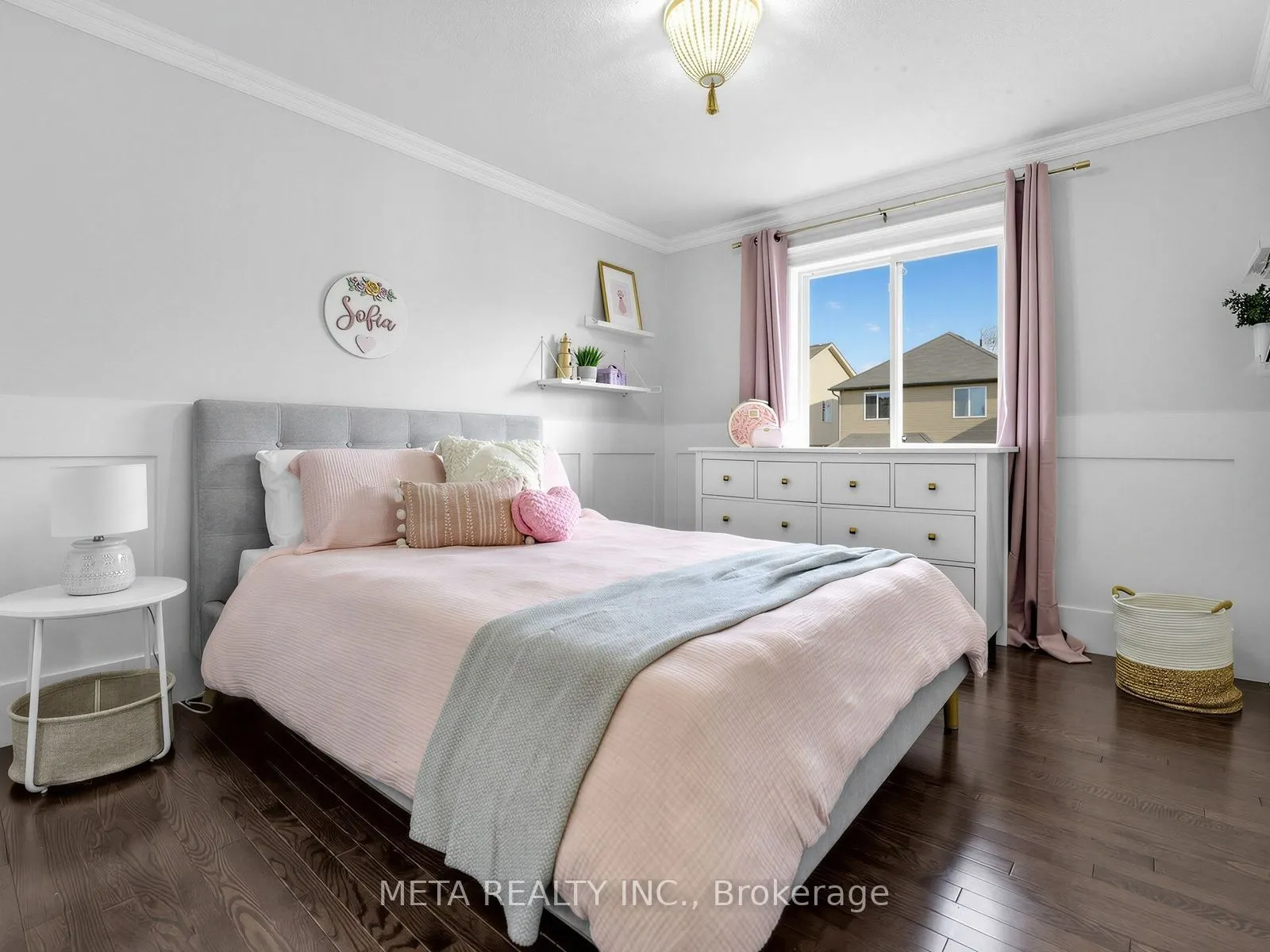 4 Murray Court