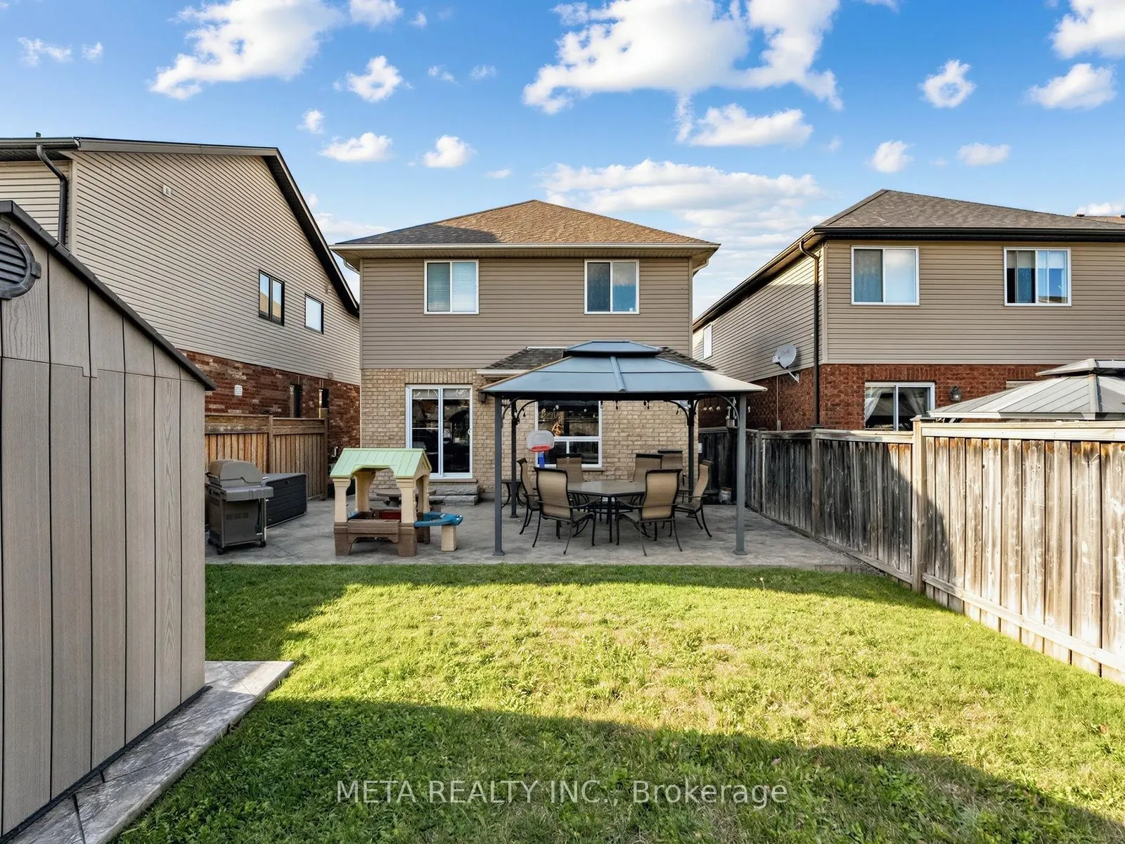 4 Murray Court