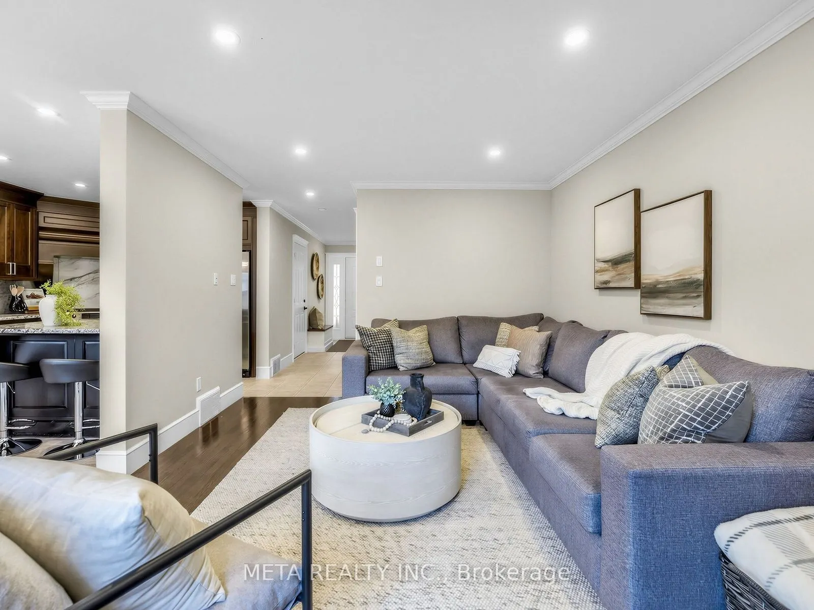 4 Murray Court