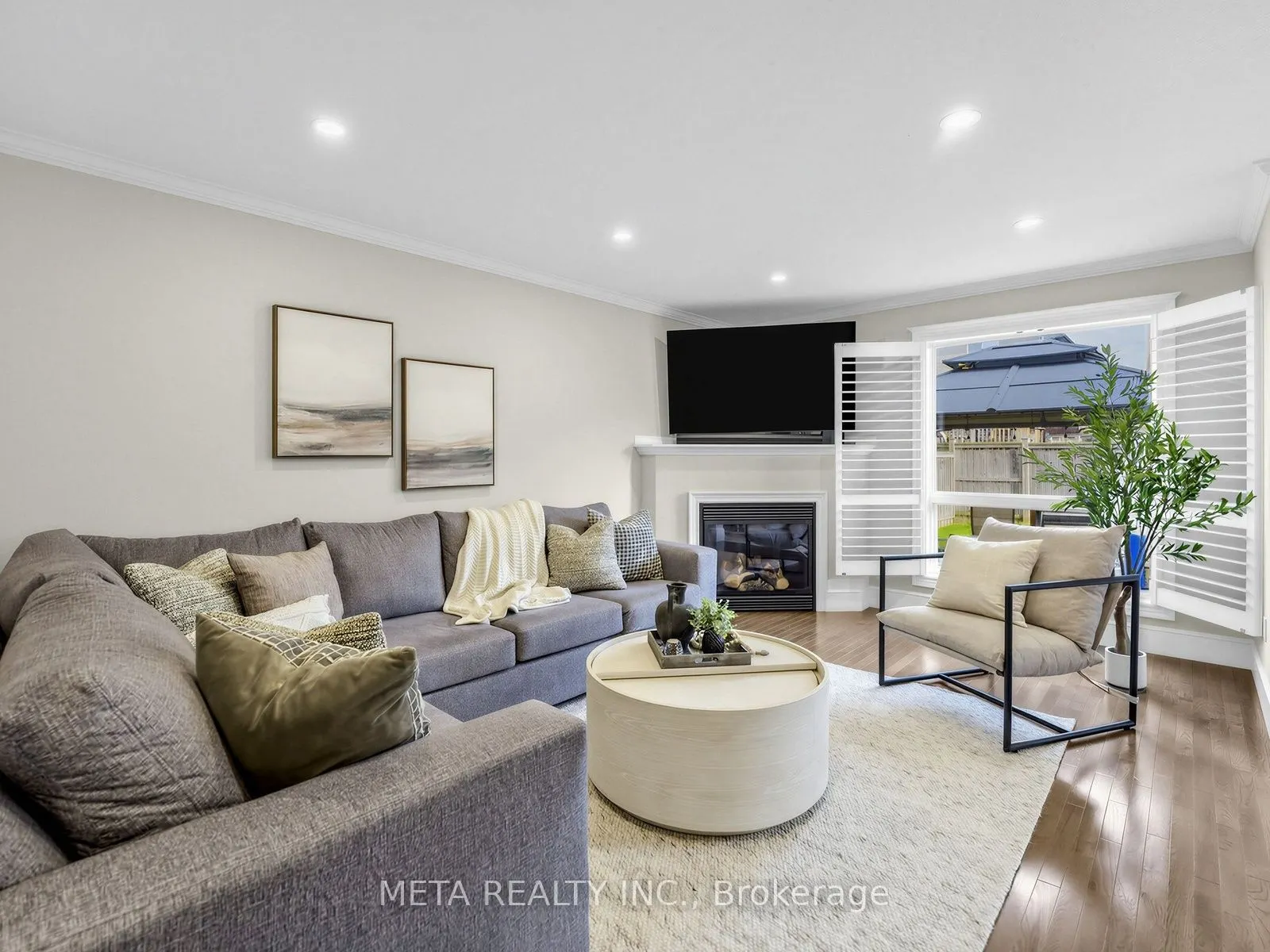 4 Murray Court