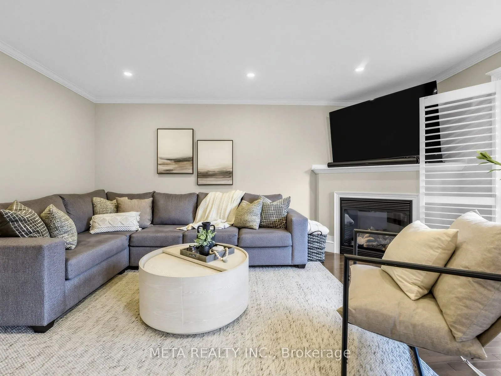 4 Murray Court