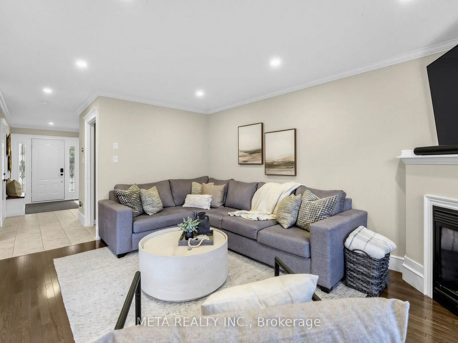 4 Murray Court