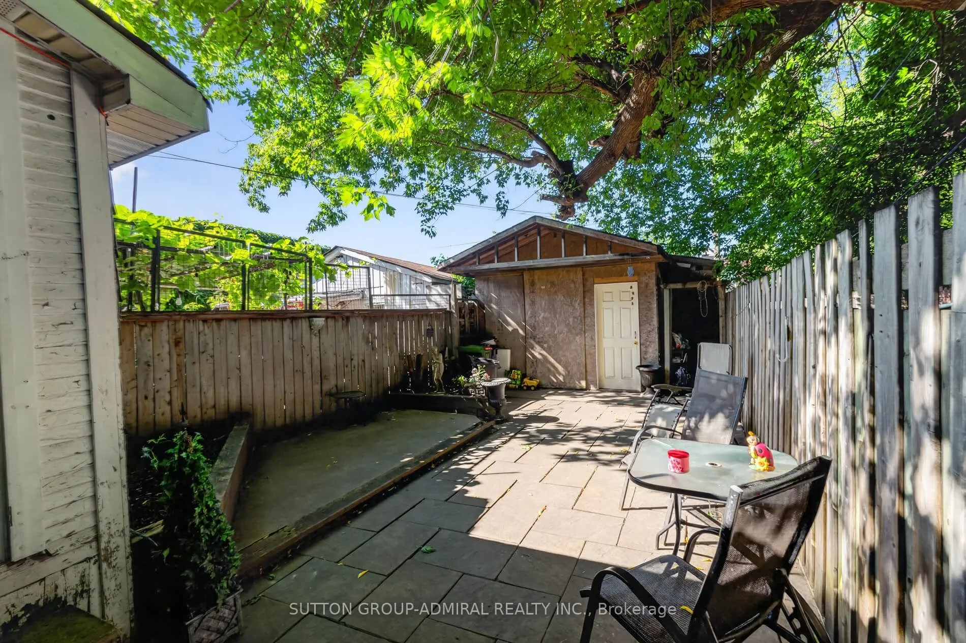 320 Weston Road