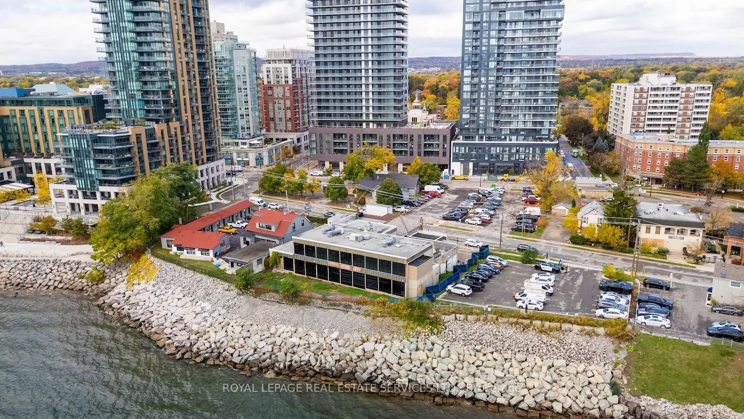 2084 Old Lakeshore Road