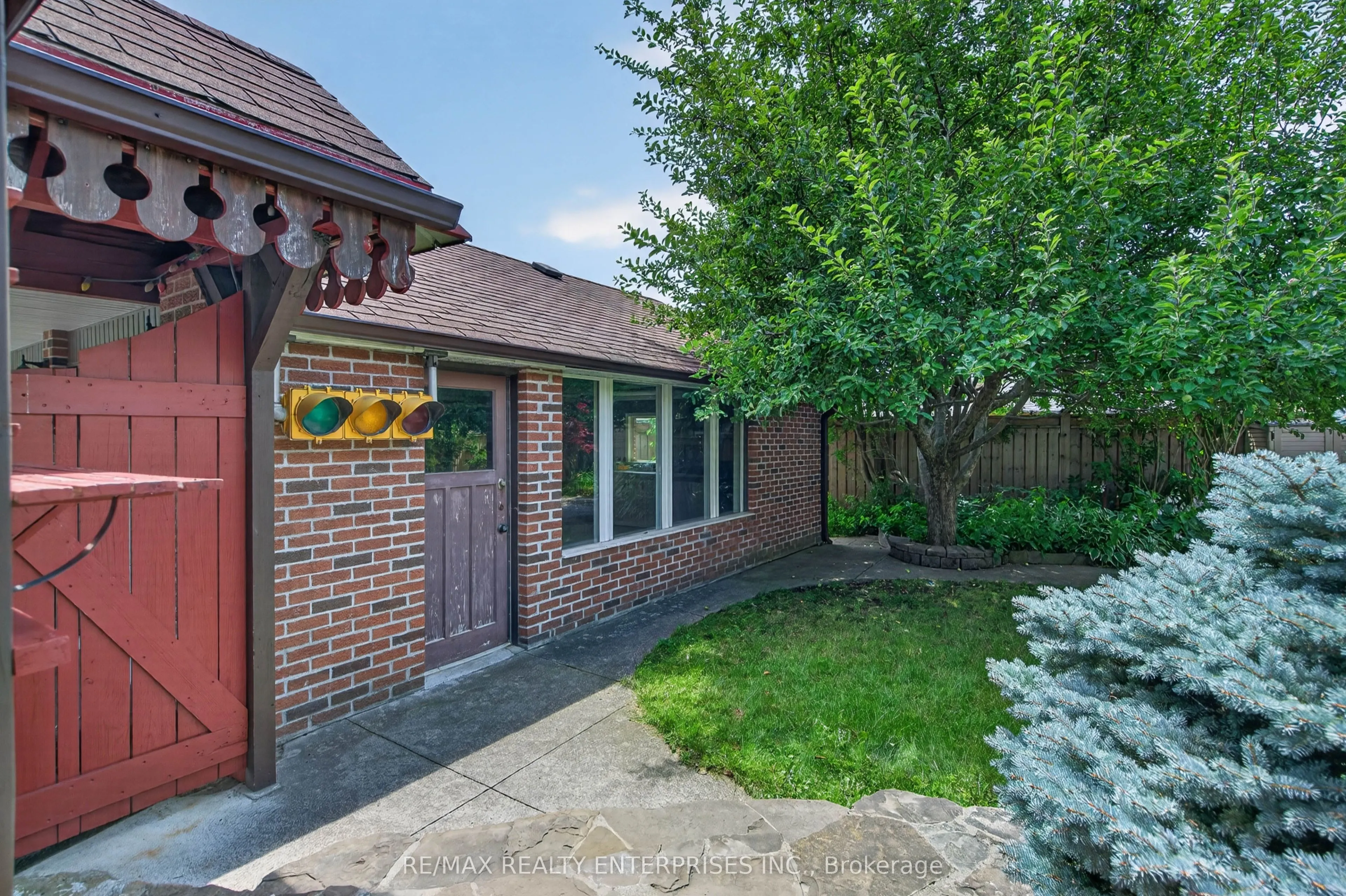 1282 Daimler Road
