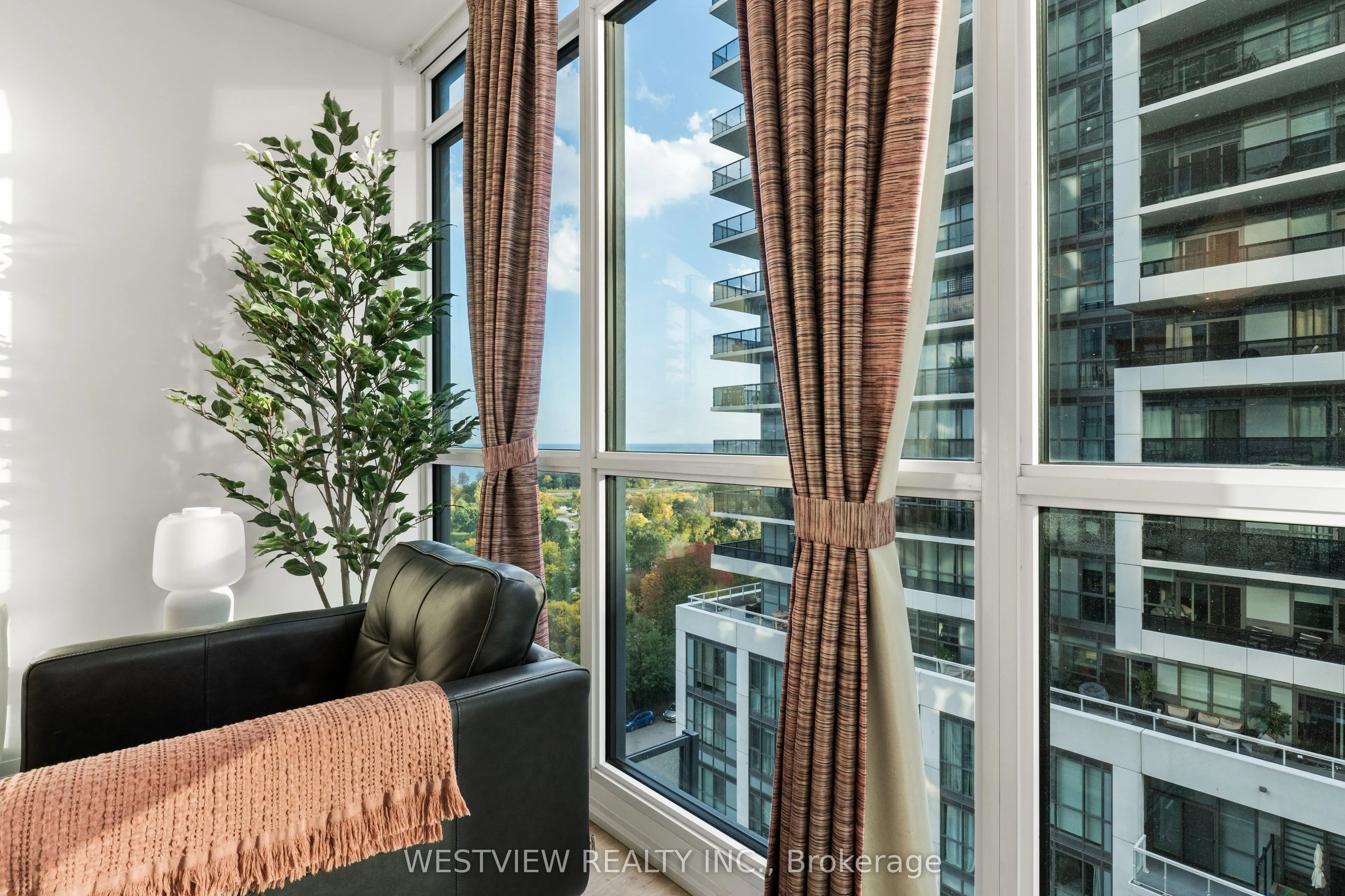 59 Annie Craig Drive #906