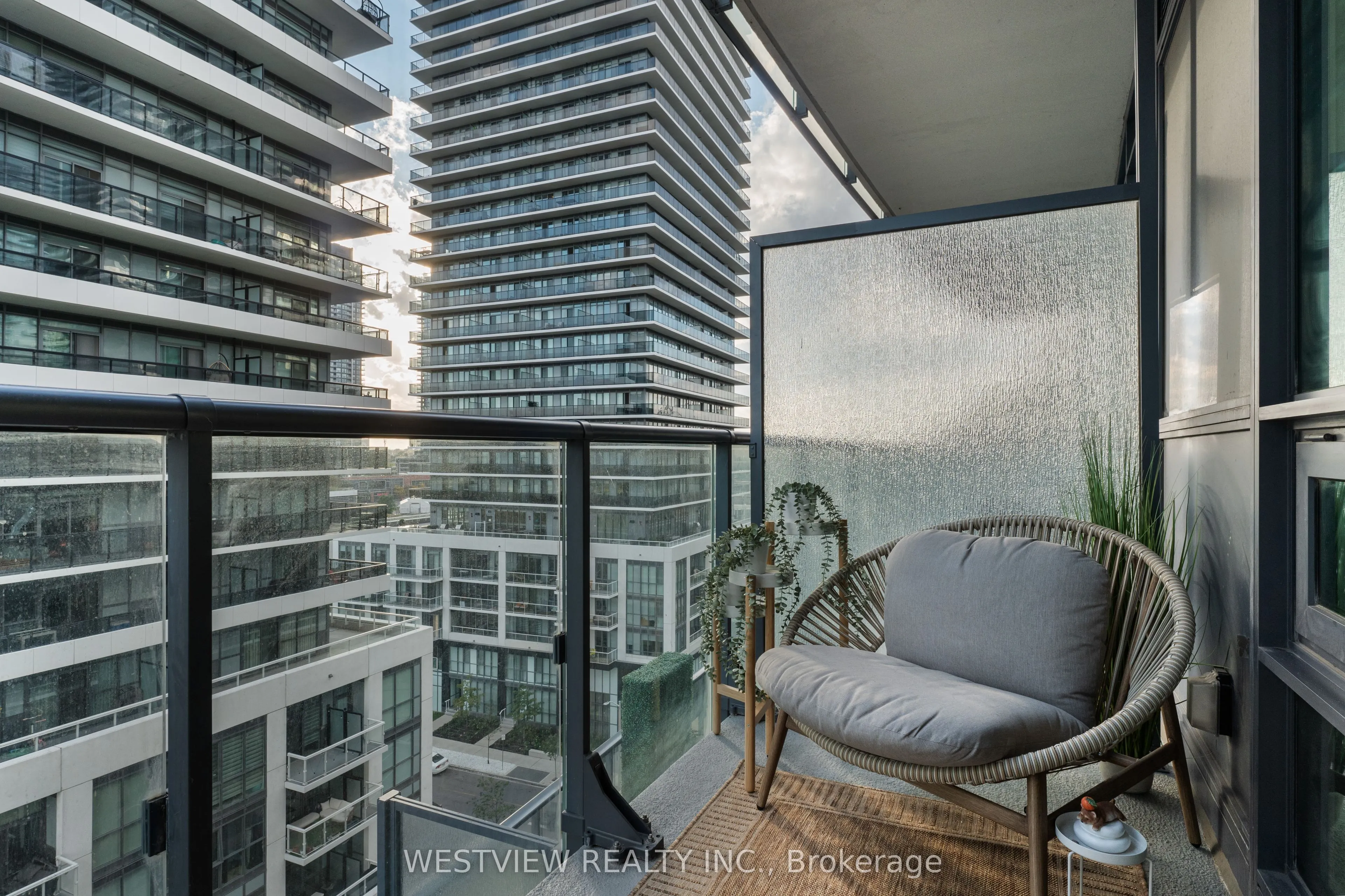 59 Annie Craig Drive #906