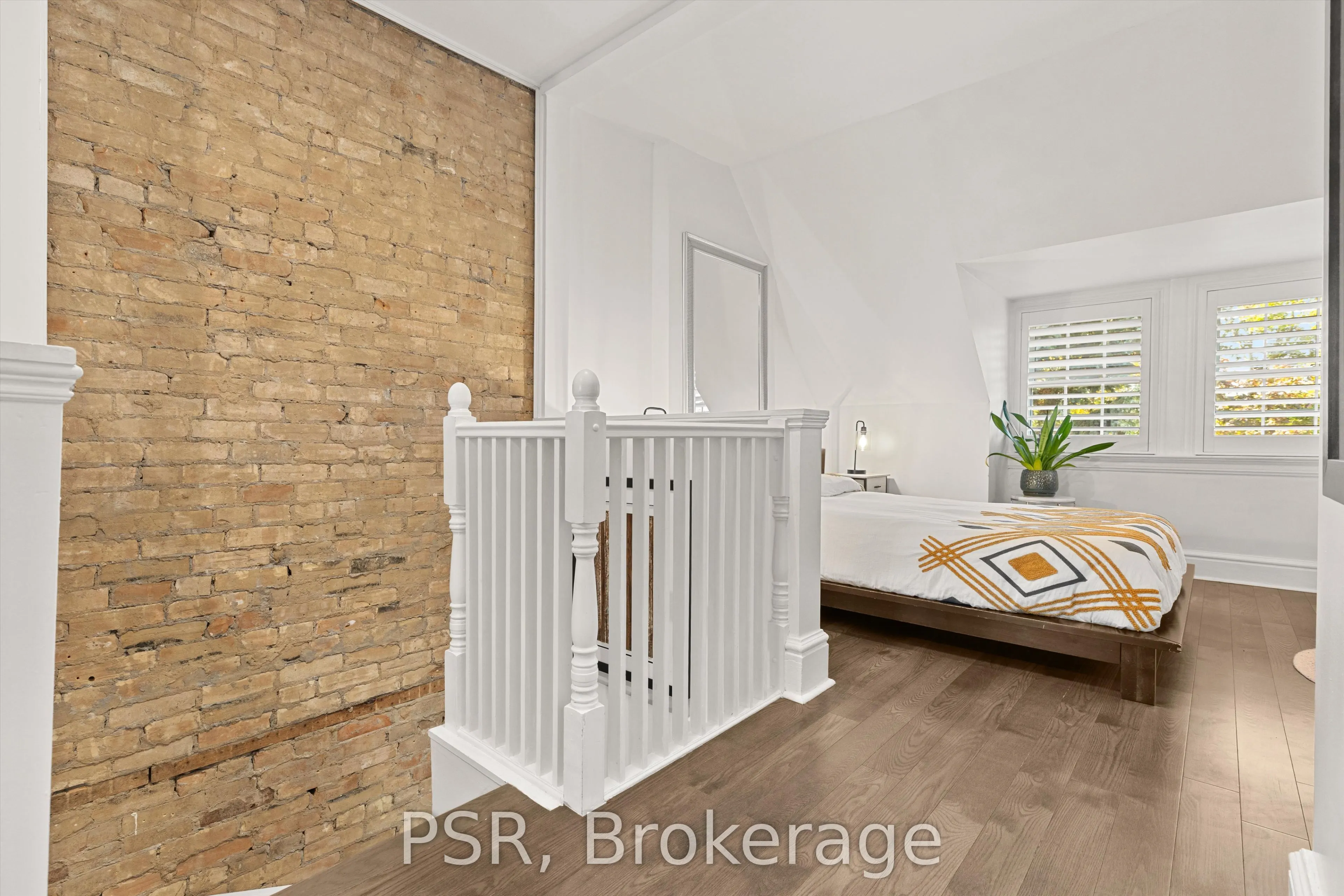 109 Macdonell Avenue