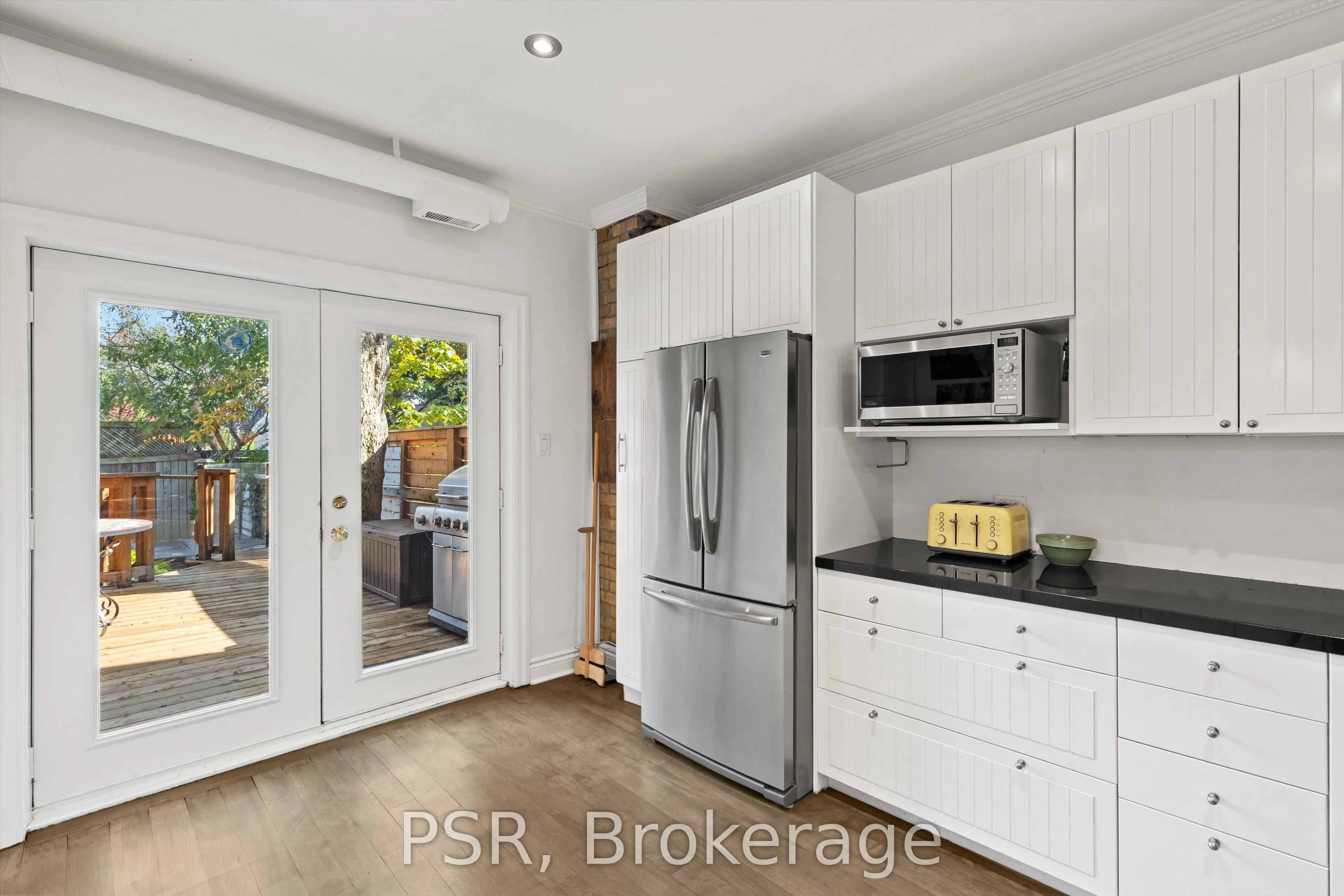 109 Macdonell Avenue
